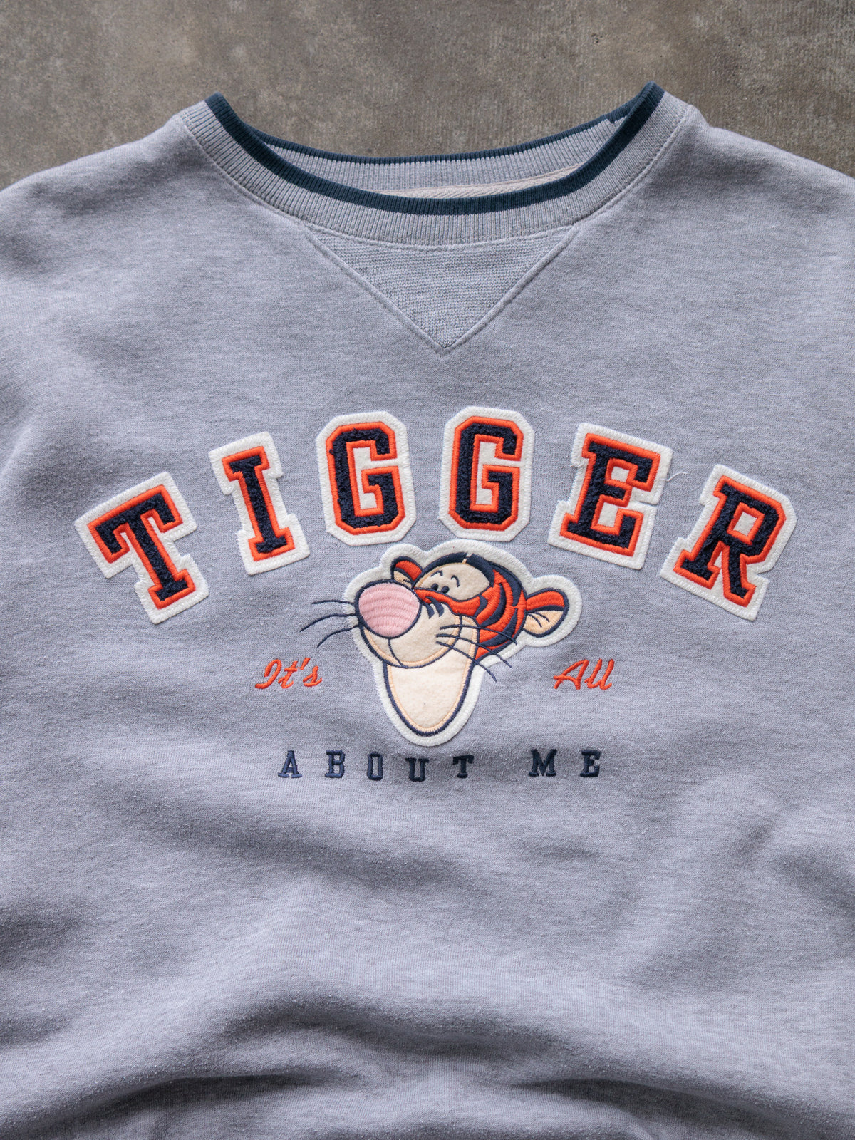 Vintage 00s Grey Disney Tigger Sweatshirt (S)