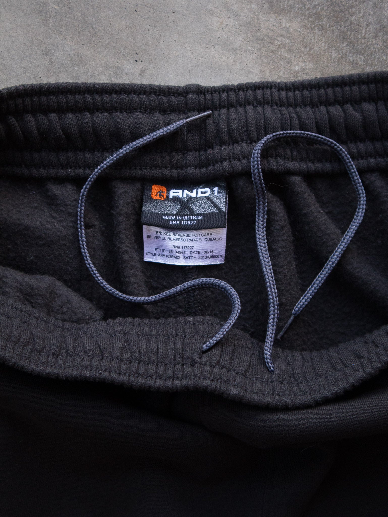 Vintage Black AND1 Cargo Sweatpants (L)
