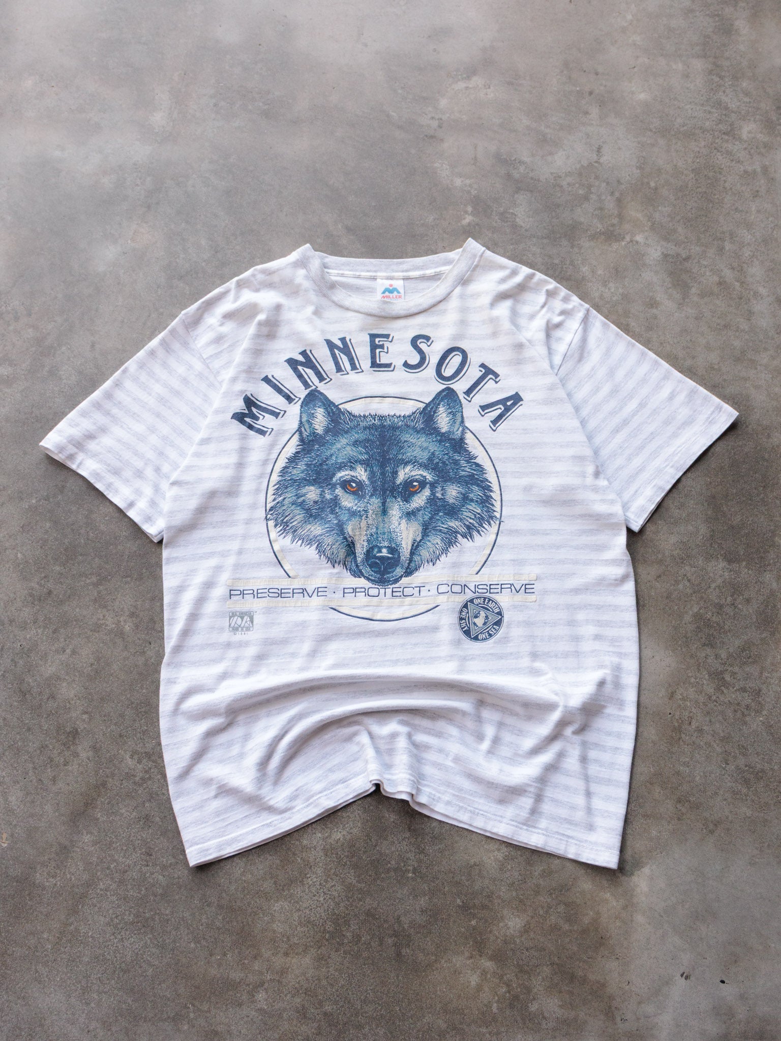 Vintage 1991 White Minnesota Wolf Tee (XL)