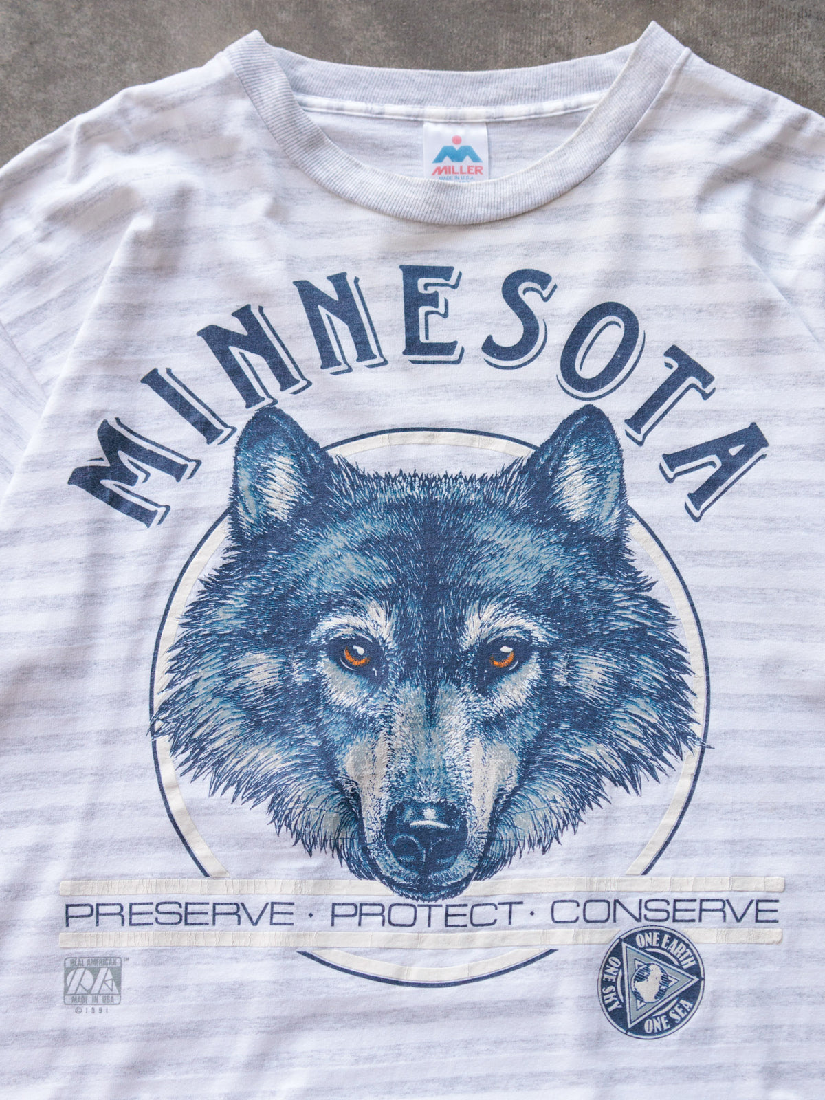 Vintage 1991 White Minnesota Wolf Tee (XL)