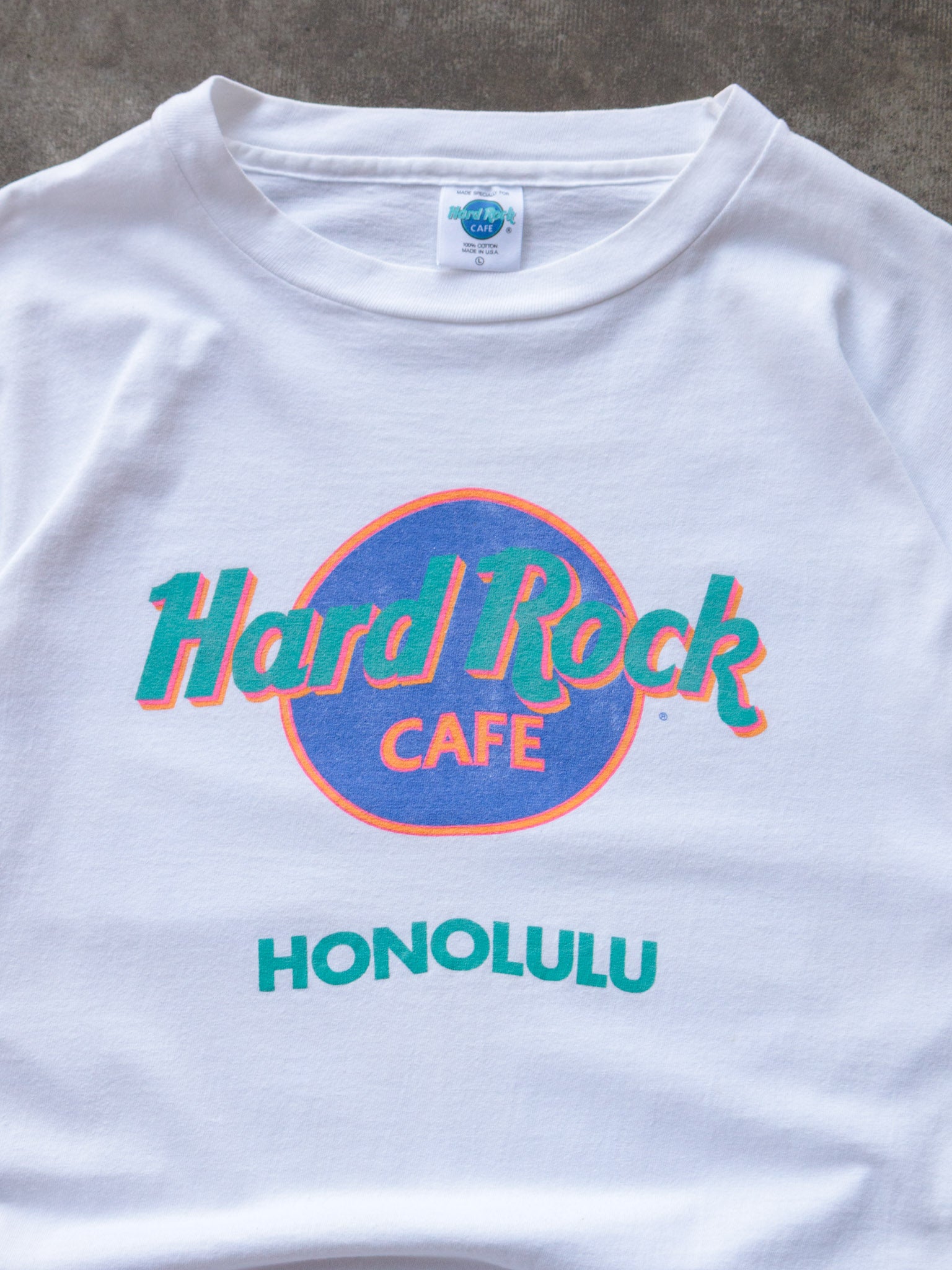 Vintage 90s White Hard Rock Cafe Honolulu Tee (L)