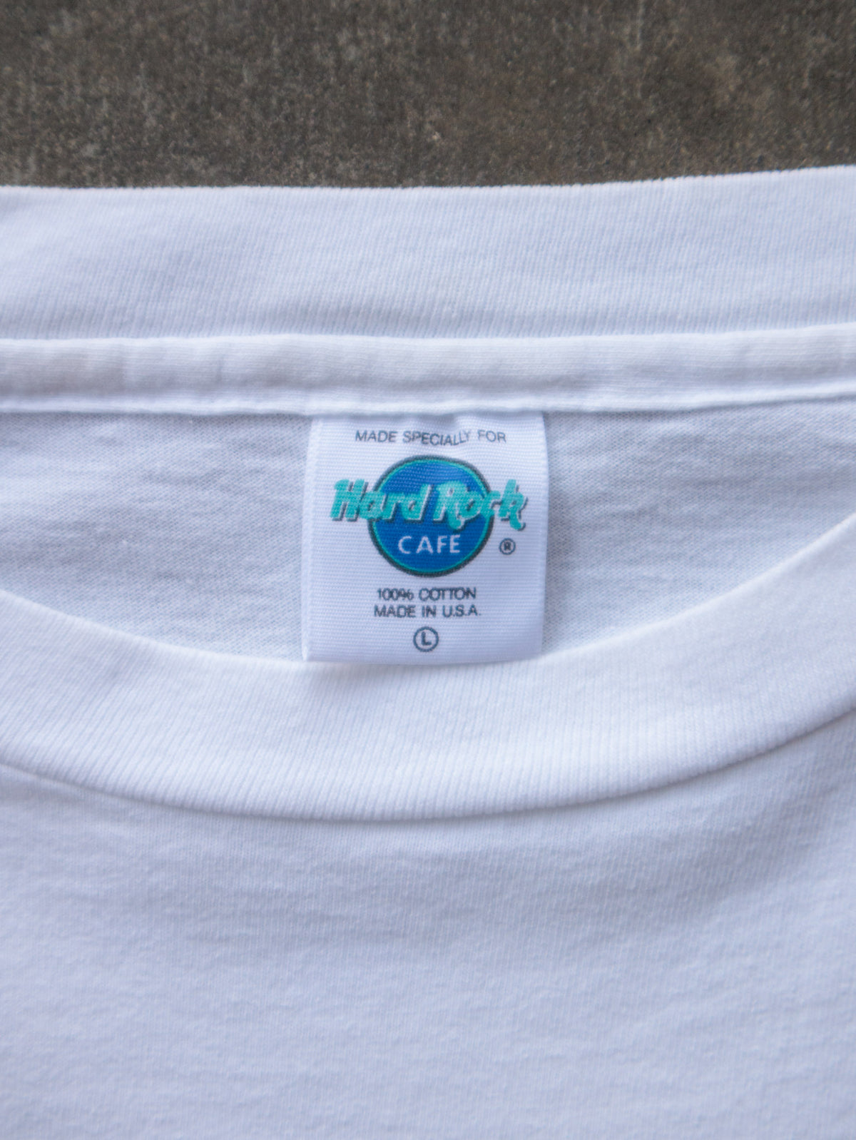 Vintage 90s White Hard Rock Cafe Honolulu Tee (L)