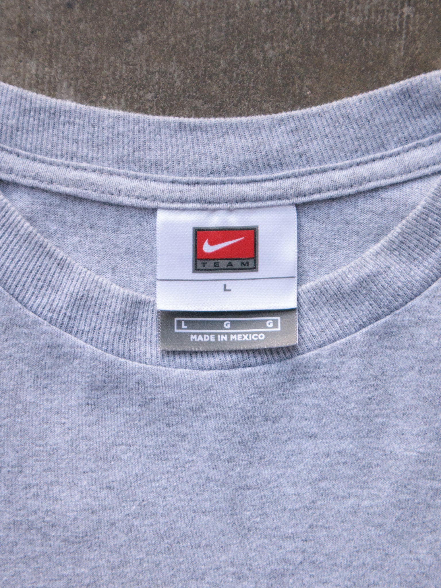 Vintage 00s Grey Uniontown Eagles Nike Basketball Camp Tee (L)