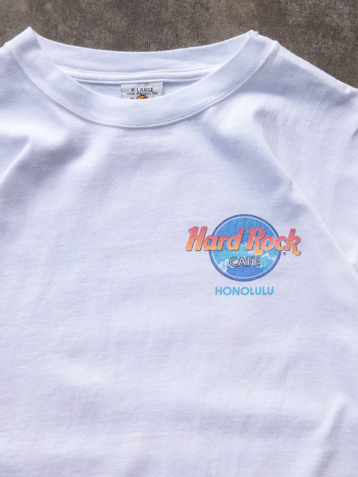 Vintage 90s White Hard Rock Cafe Honolulu Tee (XL)