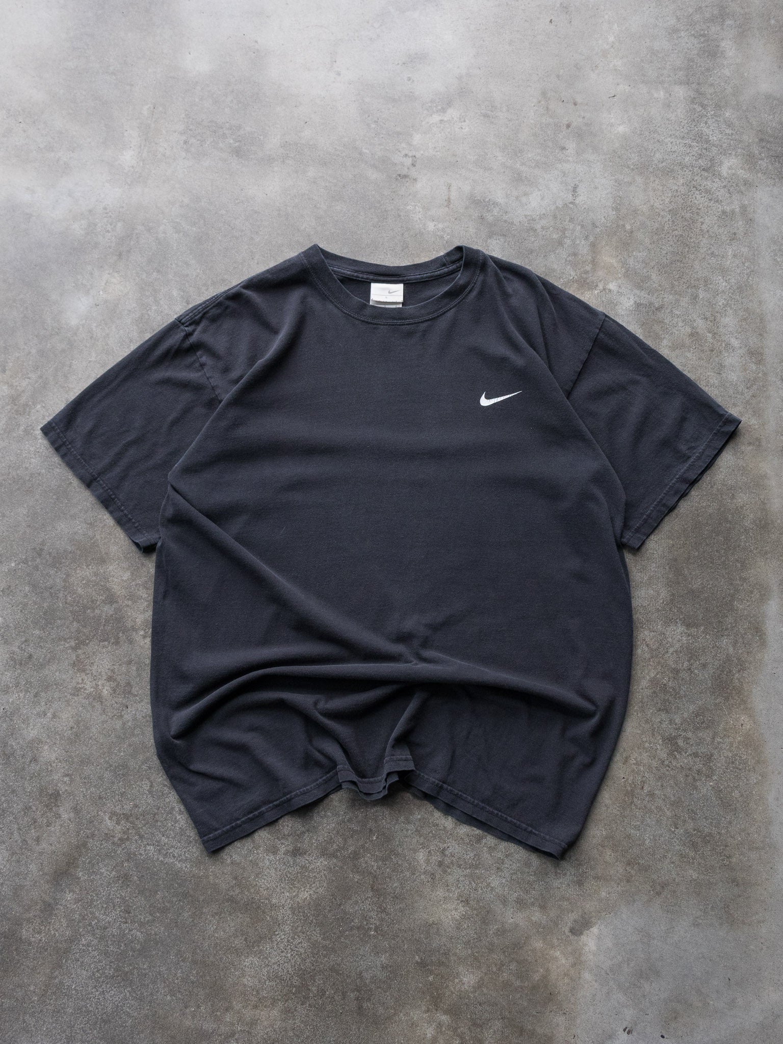 Vintage 00s Black Nike Swoosh Tee (L)