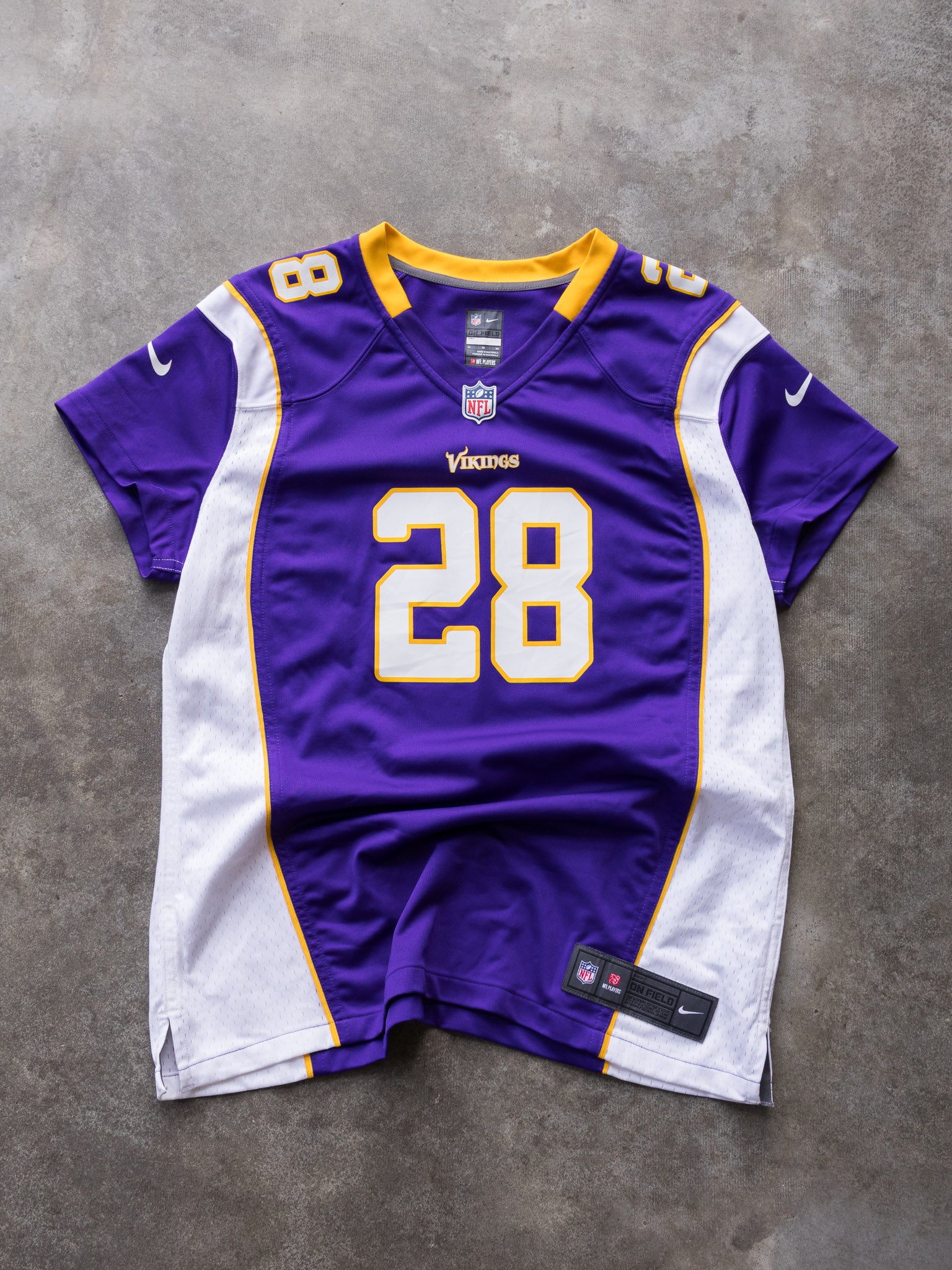 Nike Minnesota Vikings Adrian Peterson NFL Jersey (Women's XL)