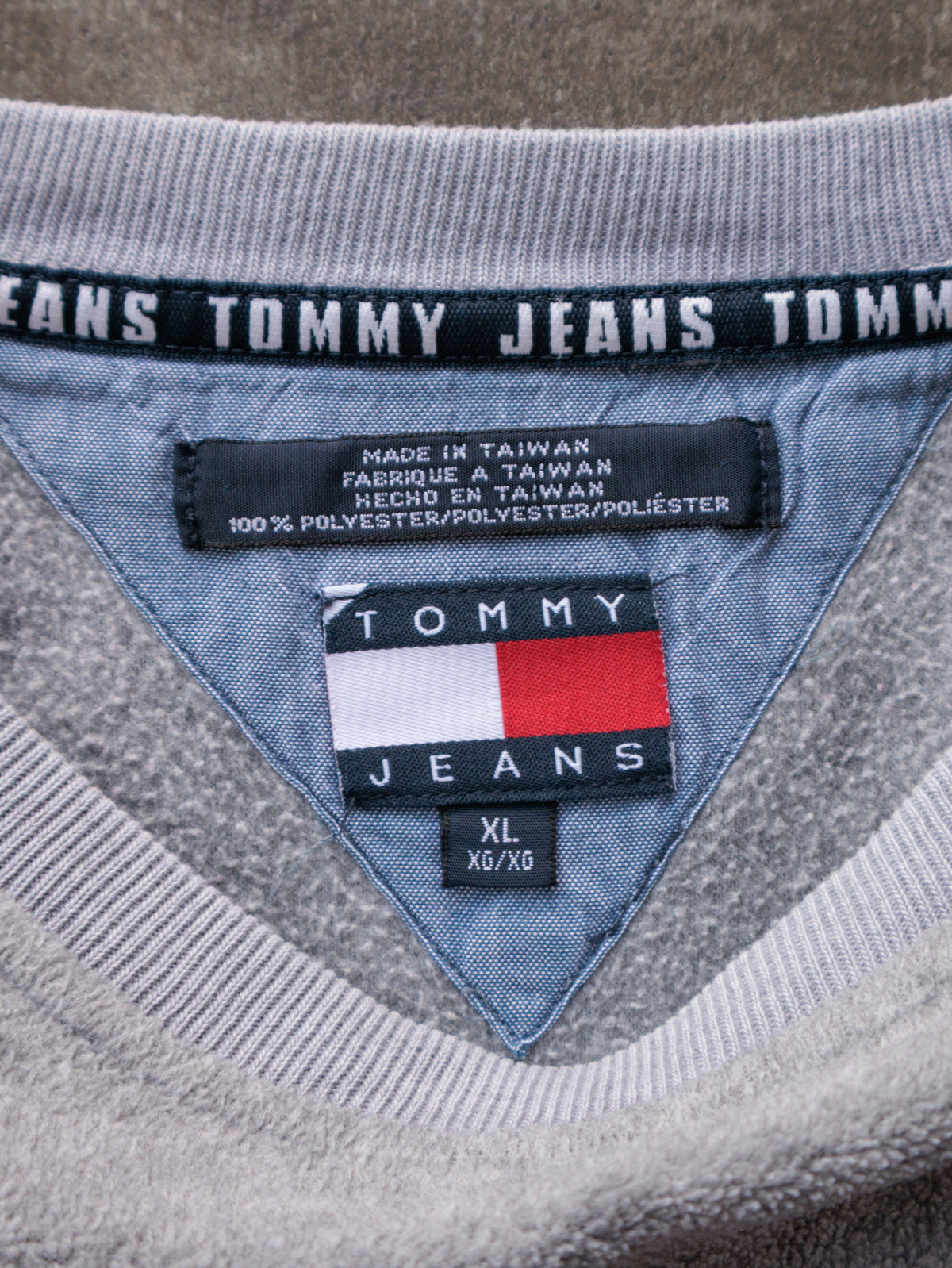 Vintage 90s Grey Tommy Hilfiger Denim Fleece Sweatshirt (XL)