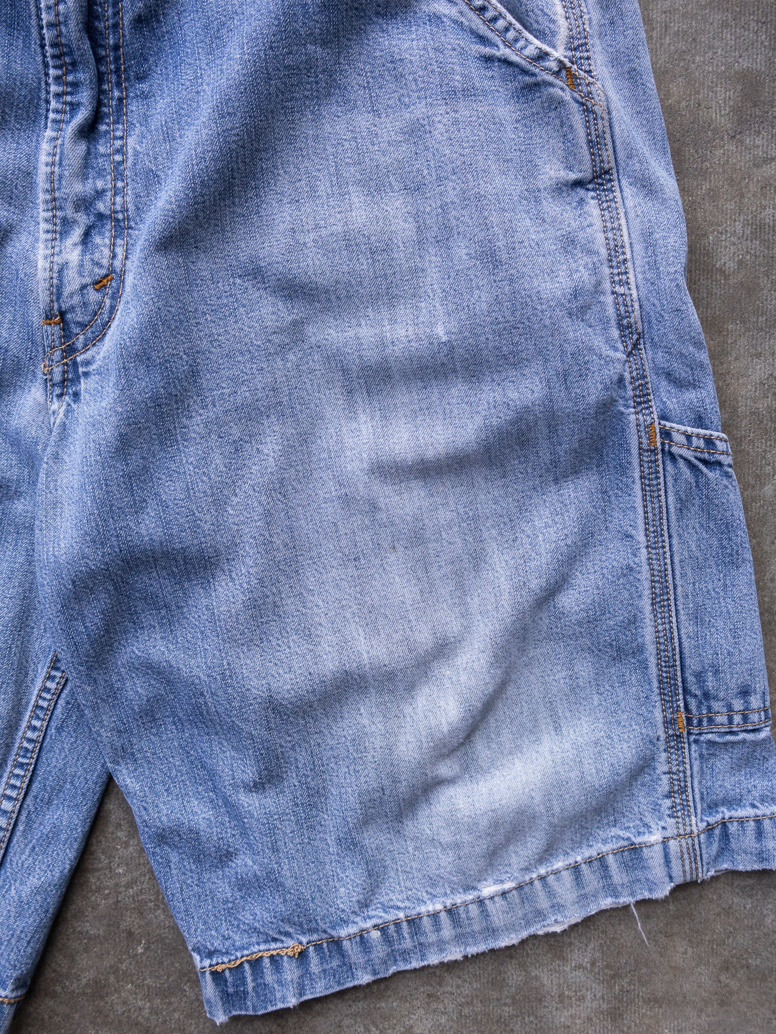 Vintage 00s Blue Levi's Carpenter Shorts (W34)