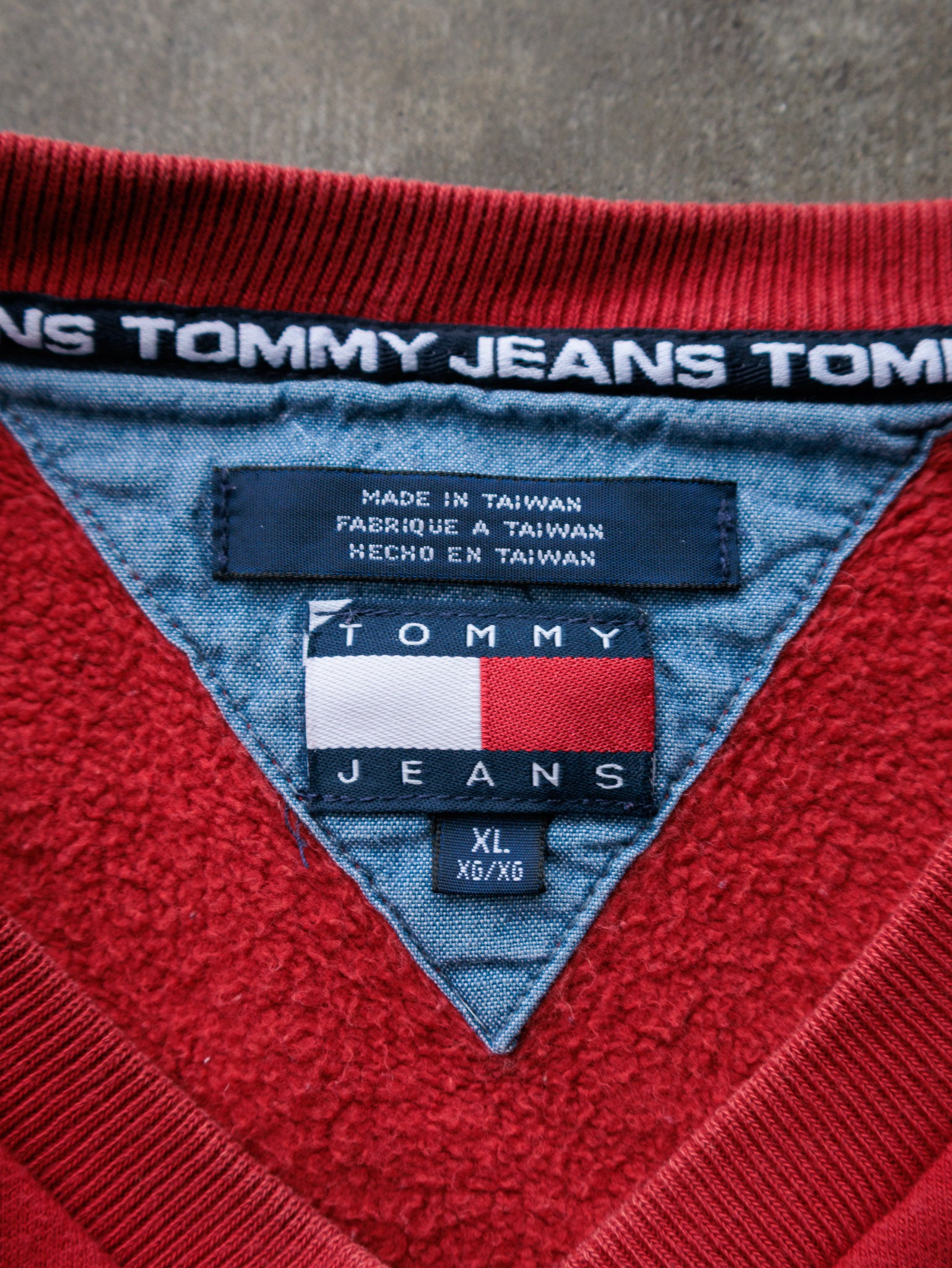 Vintage 90s Grey & Red Tommy Jeans Fleece Sweatshirt (XL)