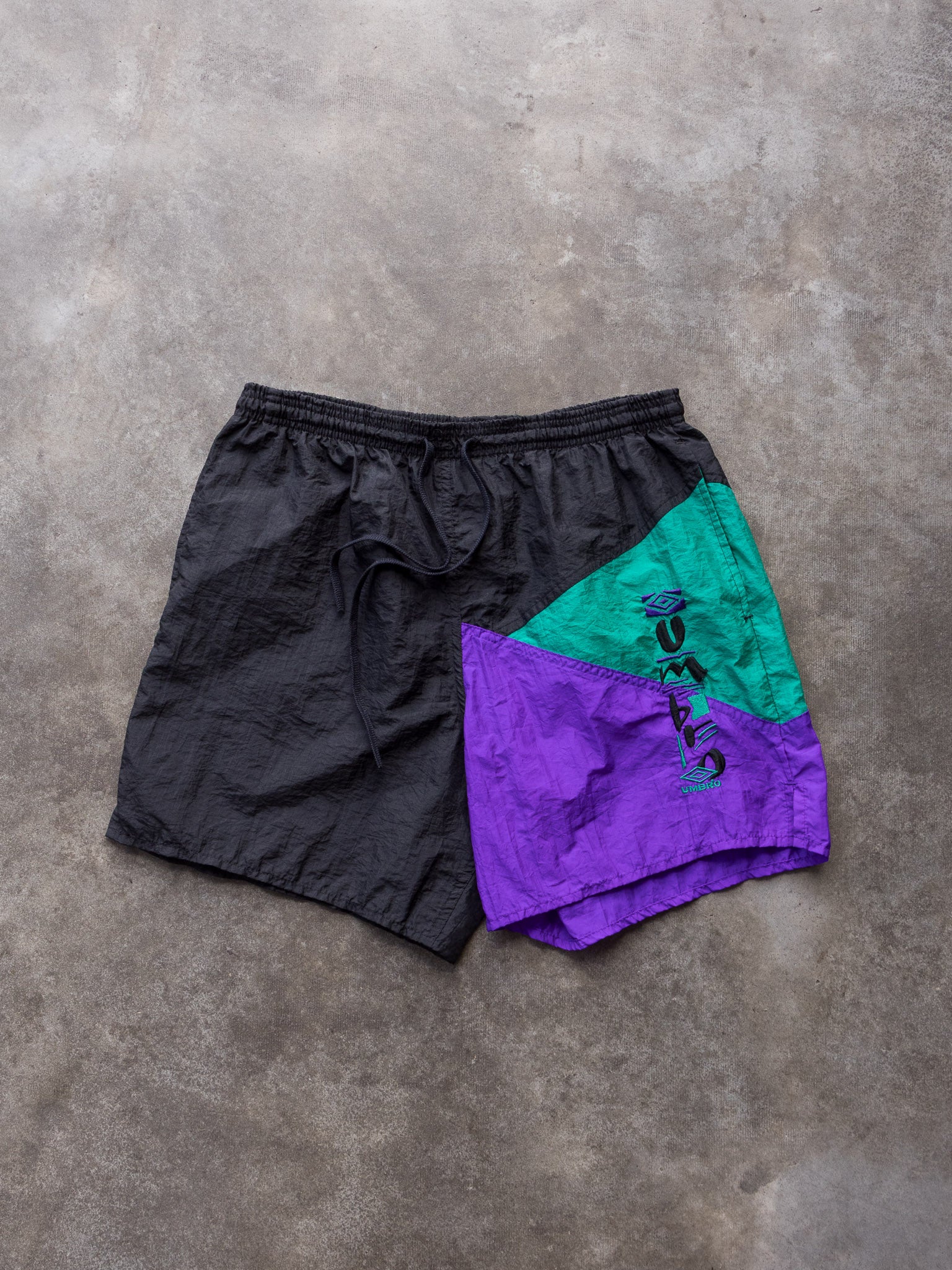 Vintage 90s Black & Purple Umbro Swim Shorts (M)