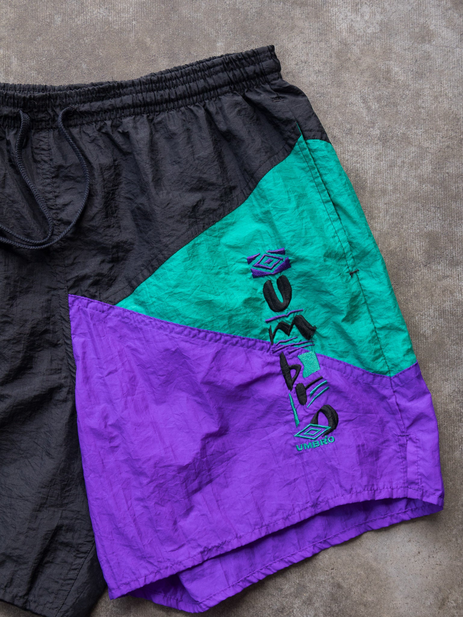 Vintage 90s Black & Purple Umbro Swim Shorts (M)
