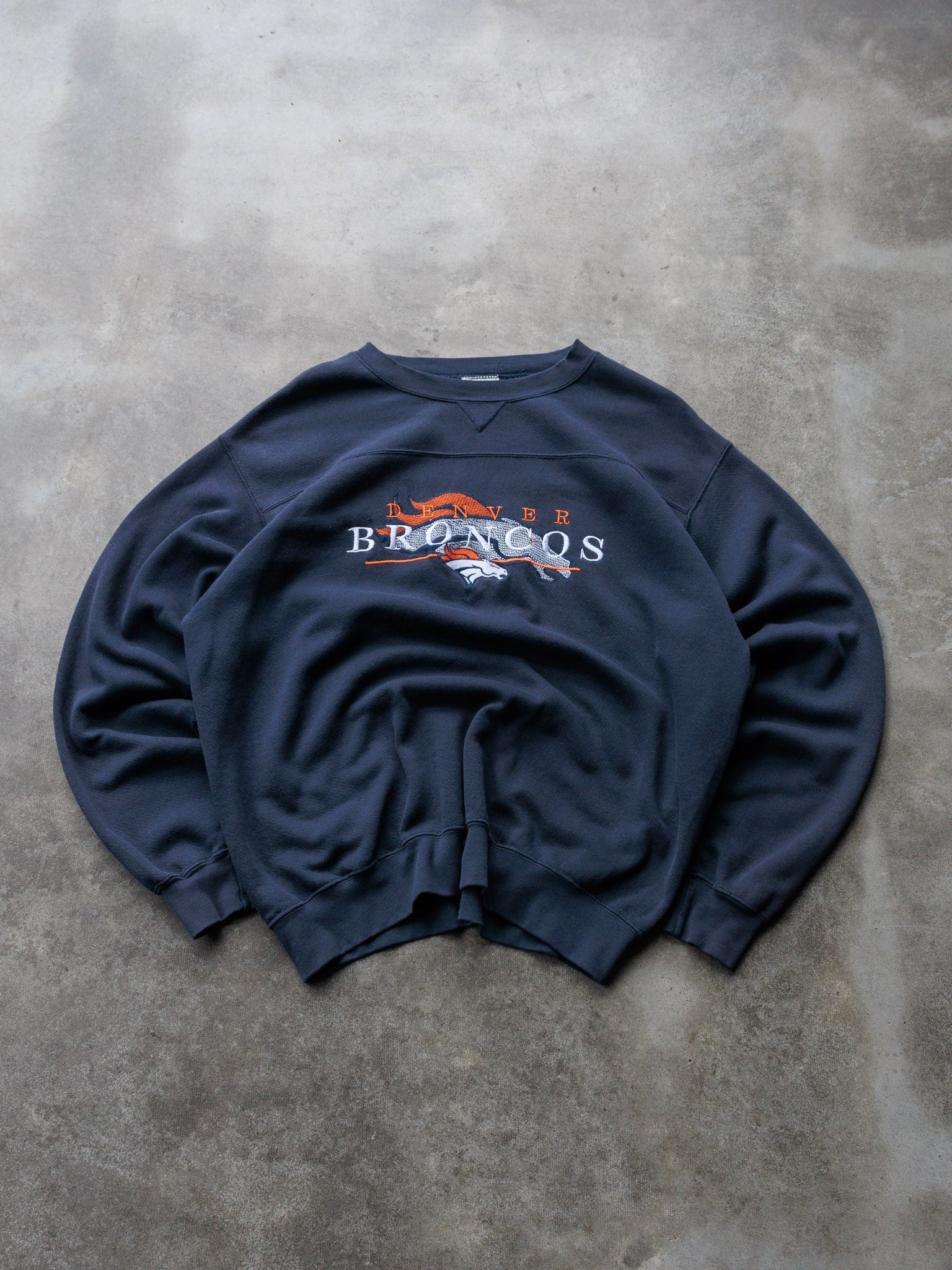 Vintage 90s Navy Lee Sport Denver Broncos Sweatshirt (XL)