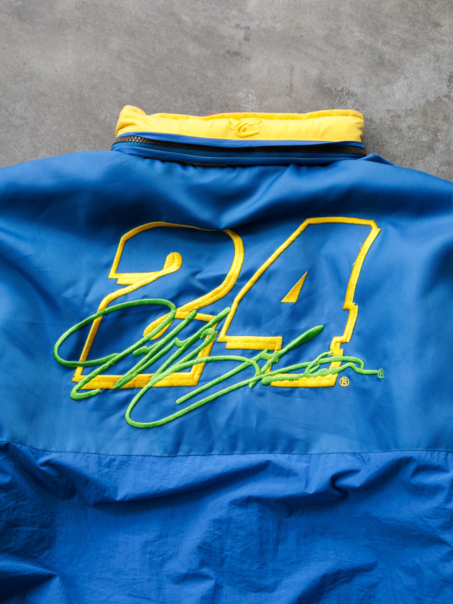 Vintage 00s Chase Authentics DuPont Jeff Gordon NASCAR Racing Jacket (XL)
