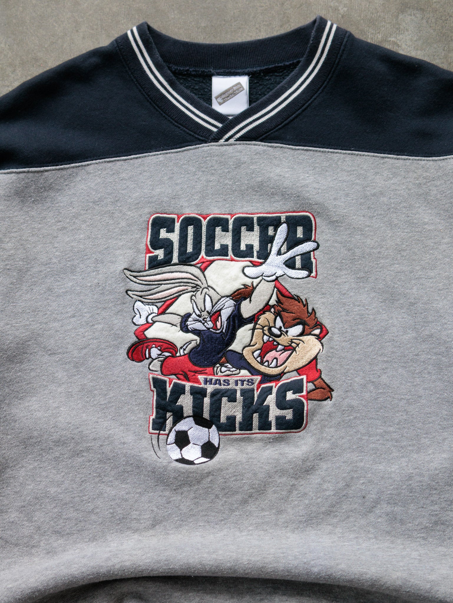 Vintage 00s Grey & Navy Looney Tunes Soccer Sweatshirt (S)