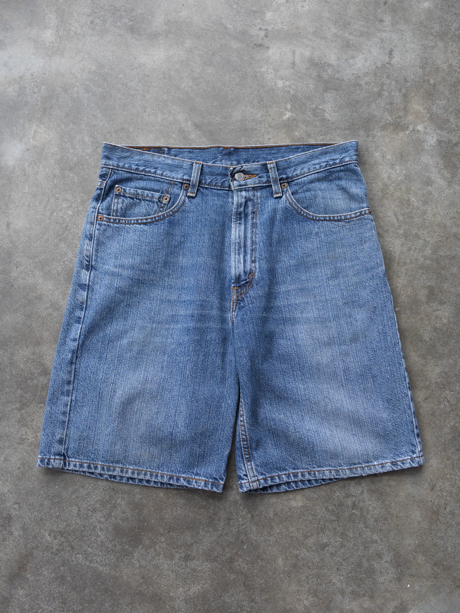 Vintage Levi’s 550 Denim Shorts (W32)