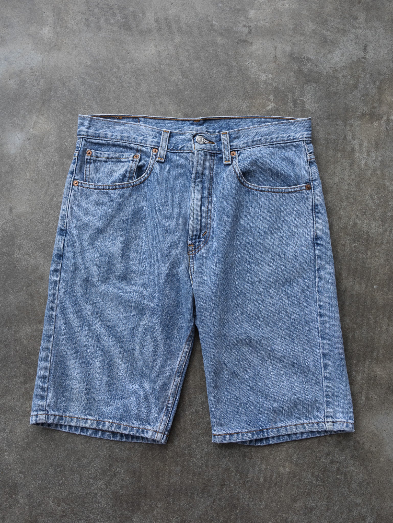 Vintage Levi’s 505 Denim Shorts (W32)