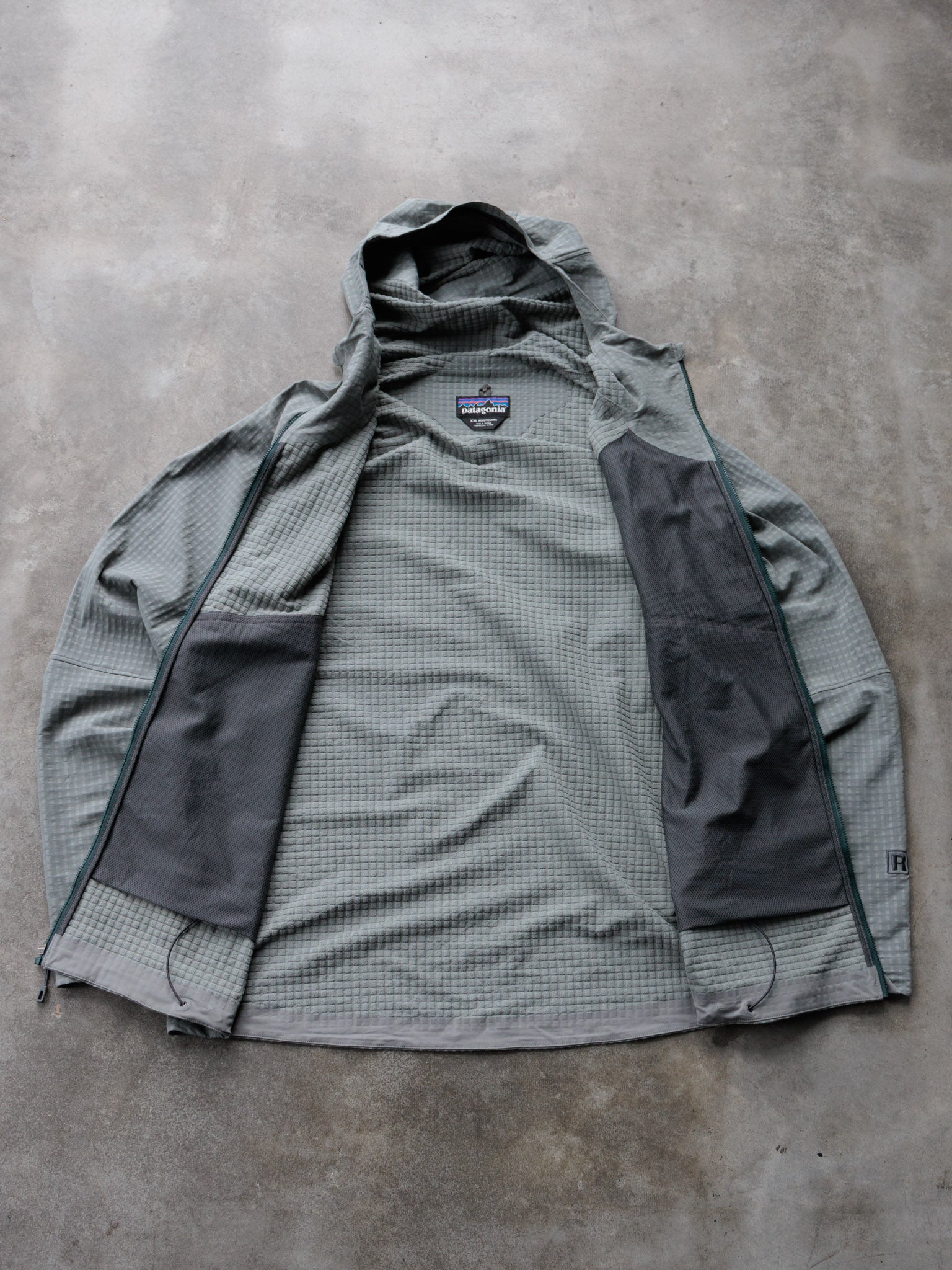 Vintage Grey Patagonia Windbreaker (2XL)