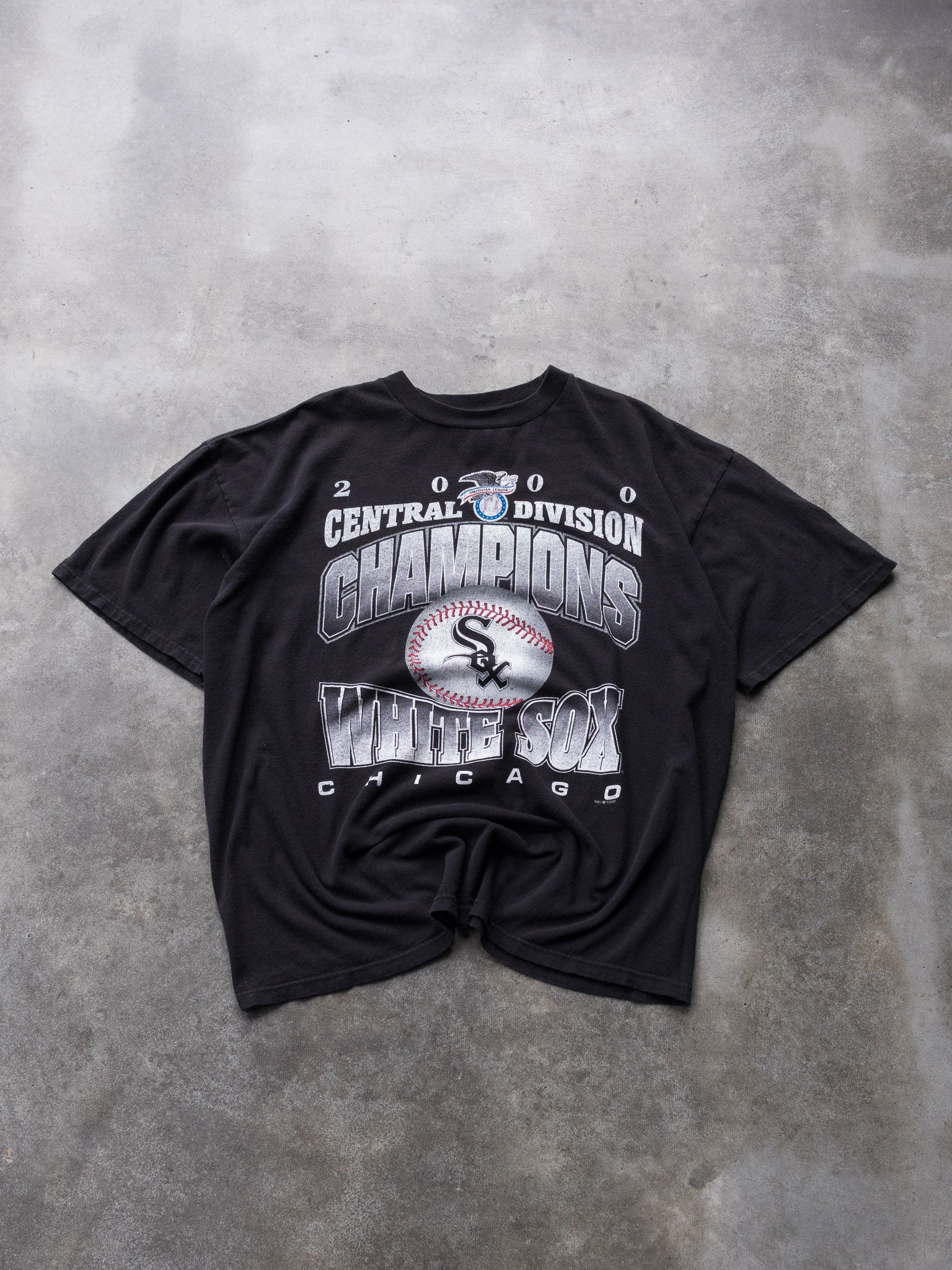 Vintage 2000 Chicago White Sox Central Division Champs Tee (2XL)