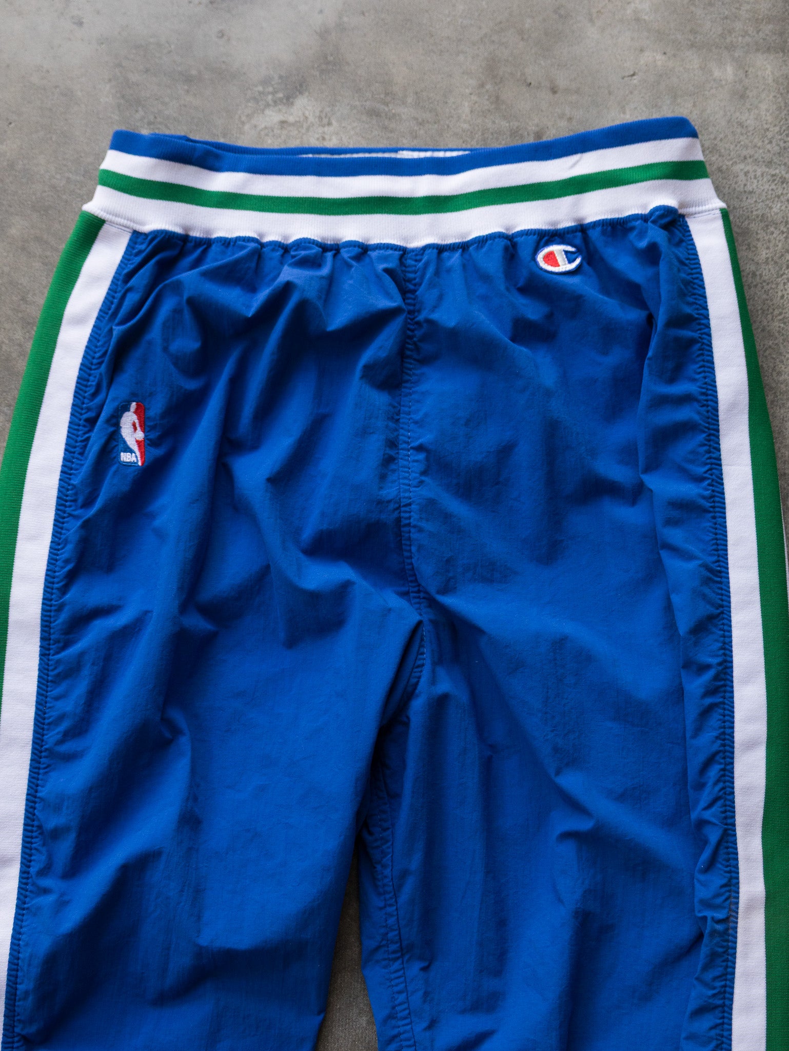 Vintage 1993 Champion Timberwolves Tearaway Track Pants (W36)