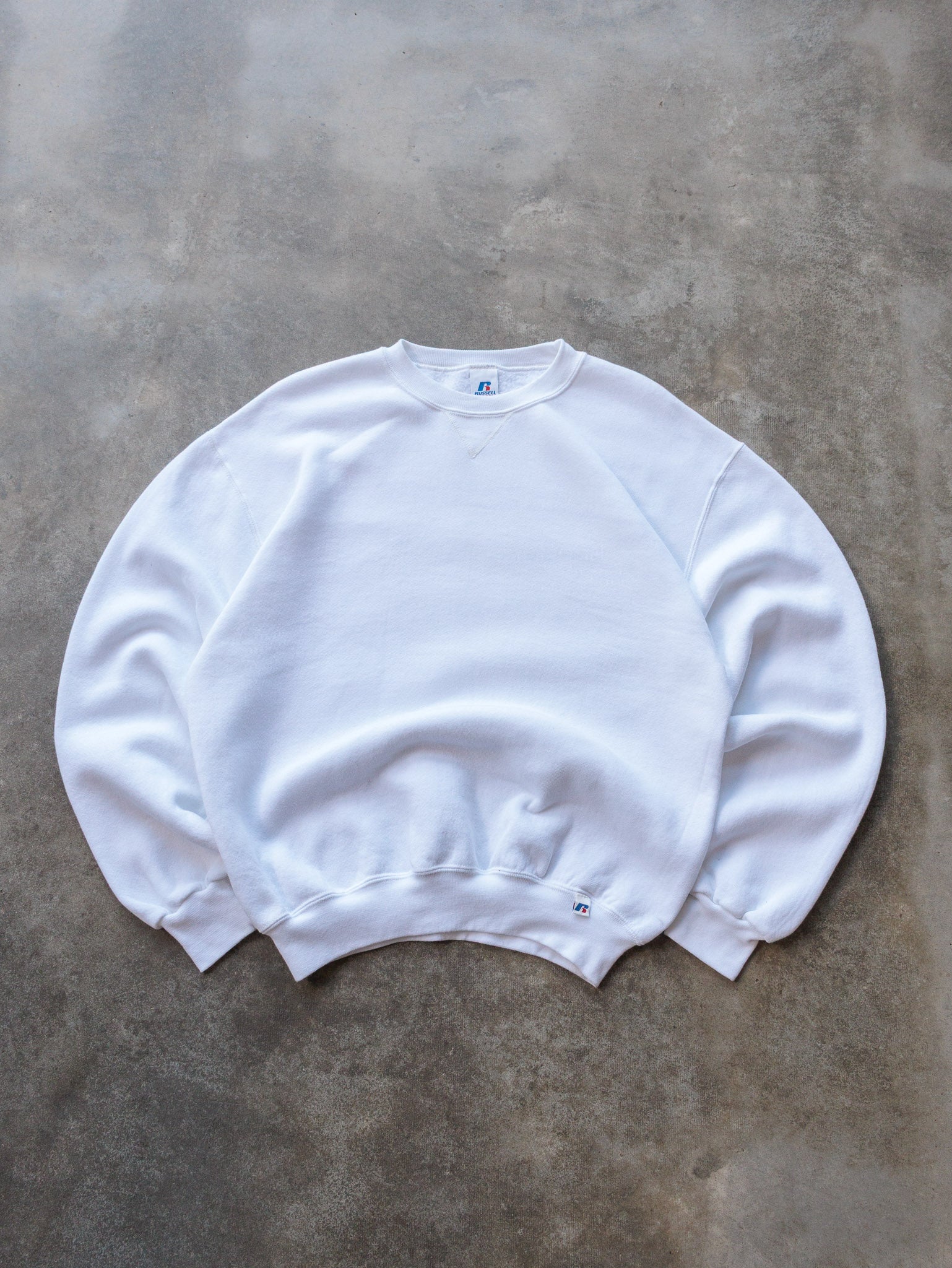 Vintage 00s White Russell Athletic Sweatshirt (M)