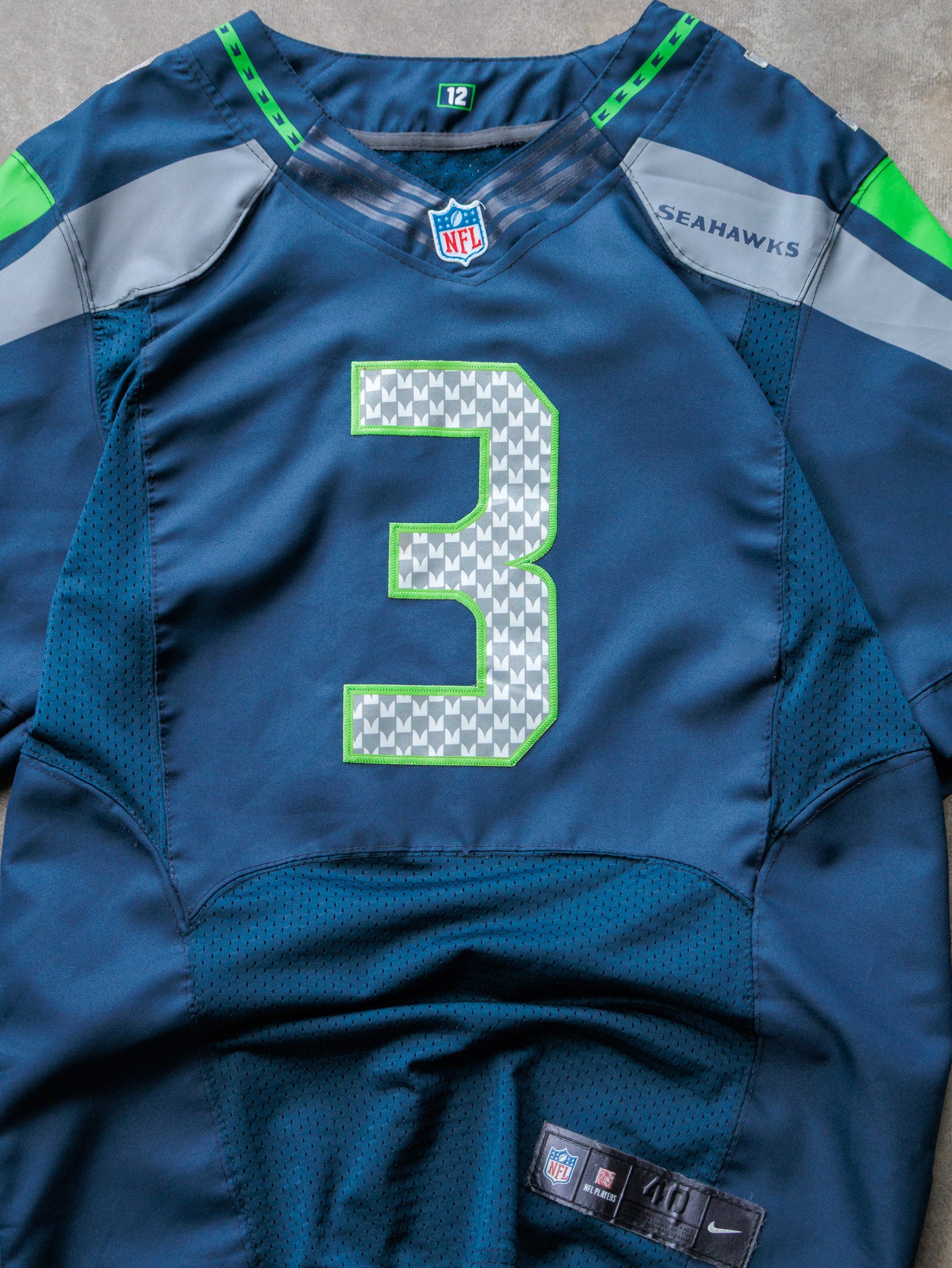 Vintage Nike Seattle Seahawks Russell Wilson NFL Jersey (M)