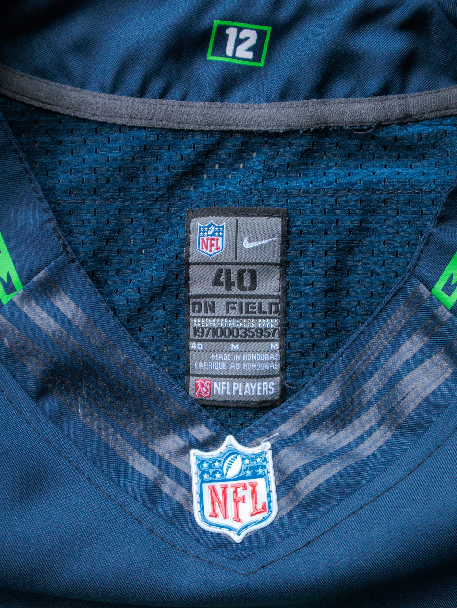 Vintage Nike Seattle Seahawks Russell Wilson NFL Jersey (M)
