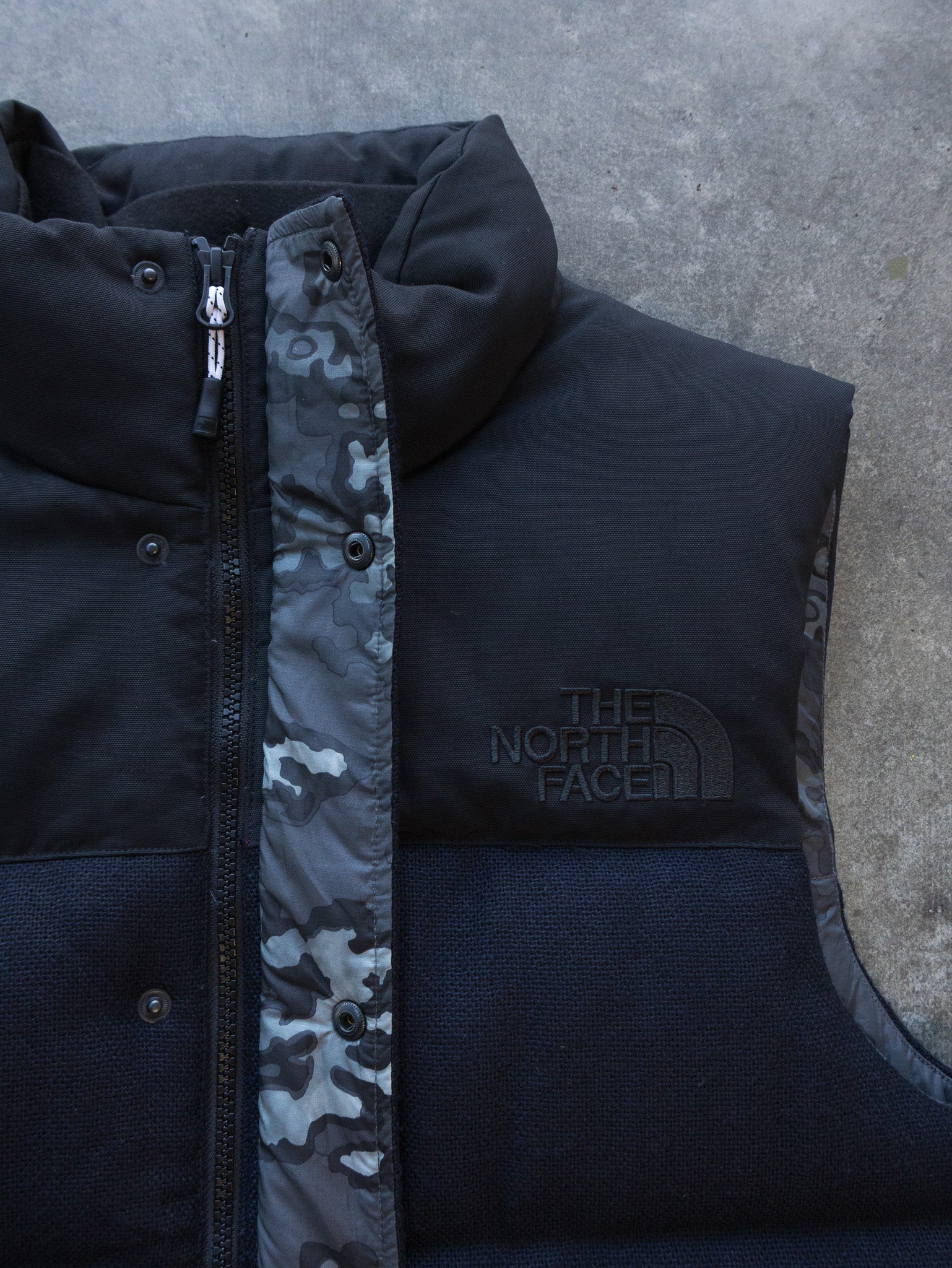 Vintage Black The North Face 550 Puffer Vest (S)
