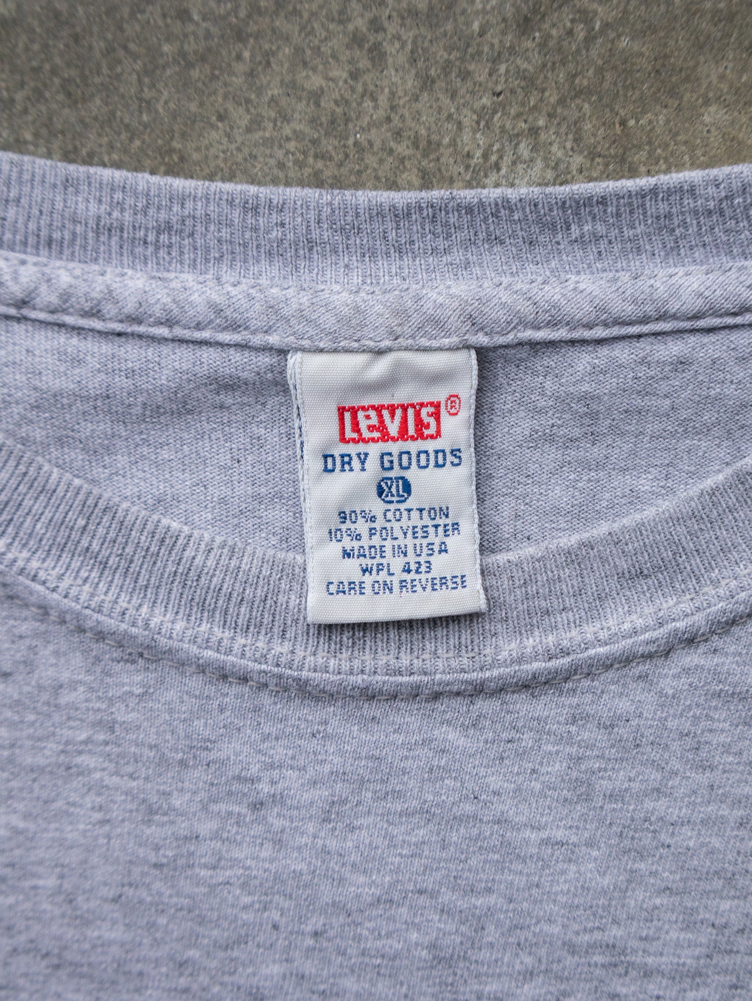 Vintage 90s Grey Levi’s Dry Goods Tee (XL)