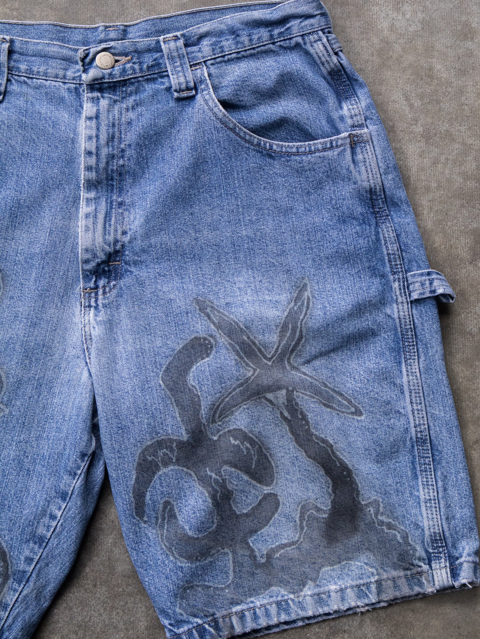 Vintage Blue Wrangler Custom Artwork Denim Carpenter Shorts (W32)
