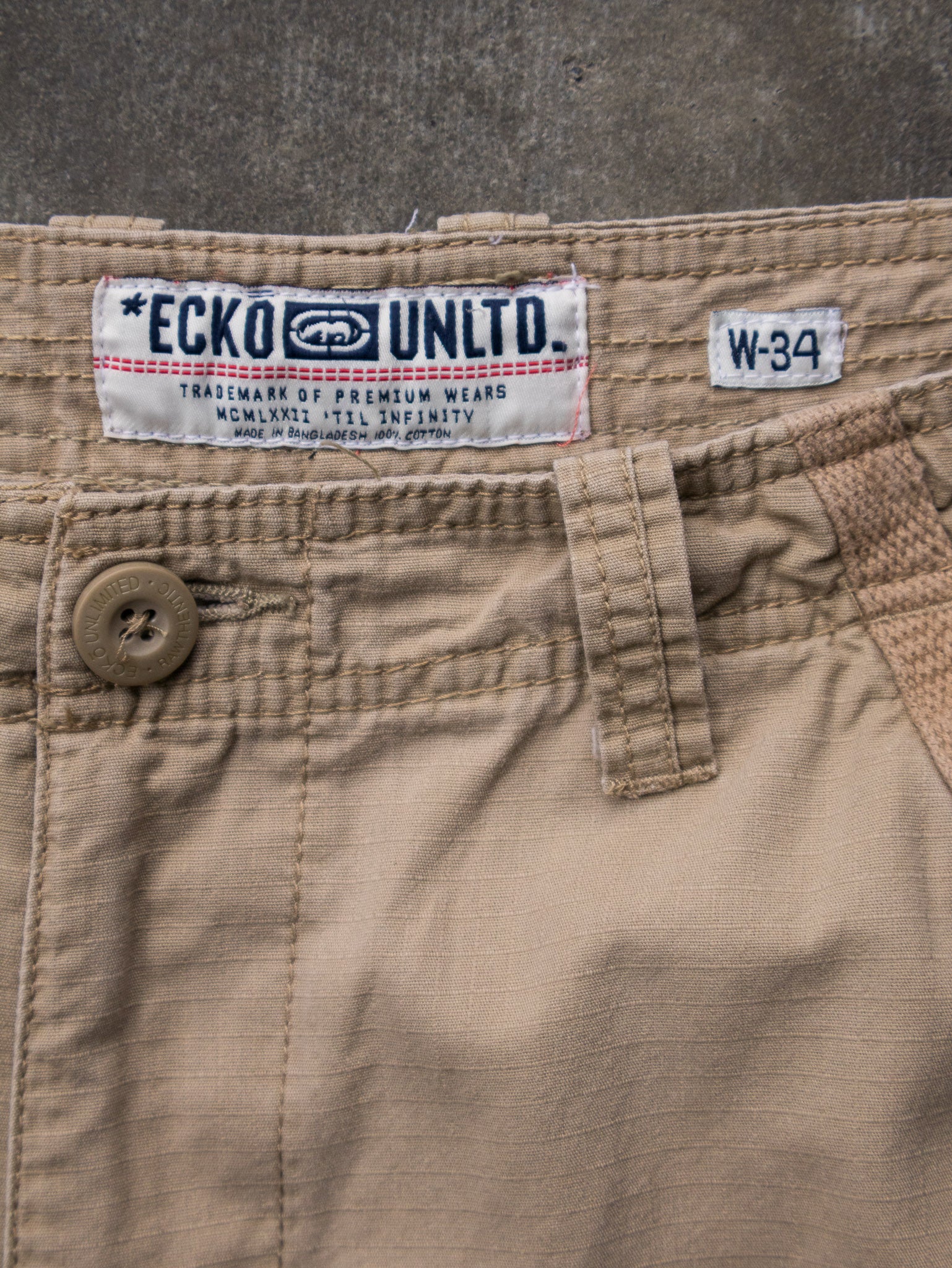 Vintage Tan Ecko Ripstop Cargo Shorts (W34)