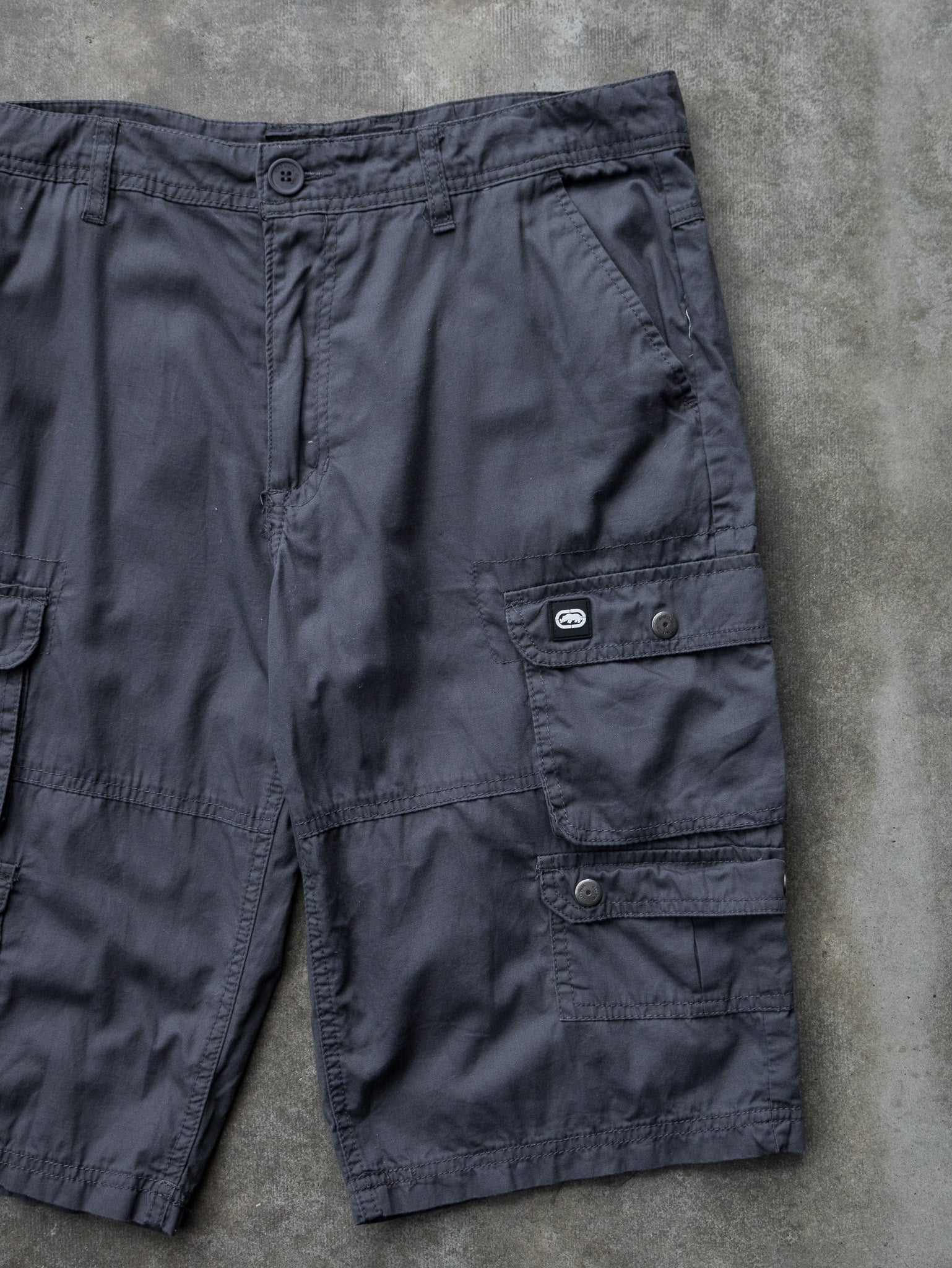 Vintage Grey Ecko Cargo Shorts (W32)