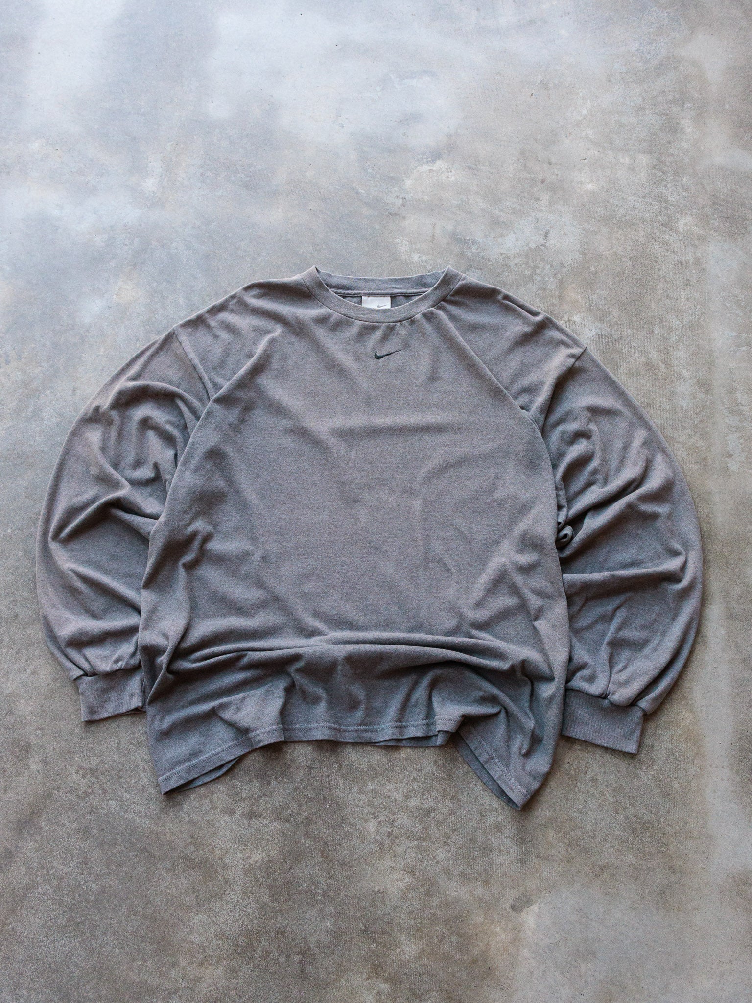 Vintage 00s Grey Nike Center Swoosh Long Sleeve (L)
