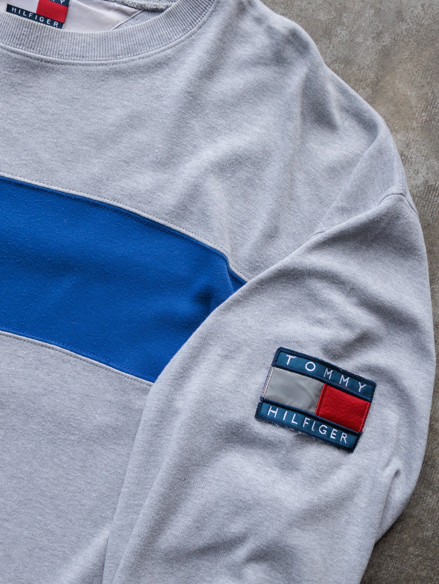 Vintage 00s Grey Tommy Hilfiger Athletics Long Sleeve (L)