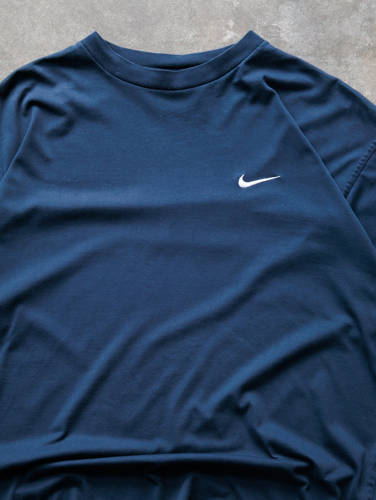 Vintage 90s Navy Nike Swoosh Tee (L)