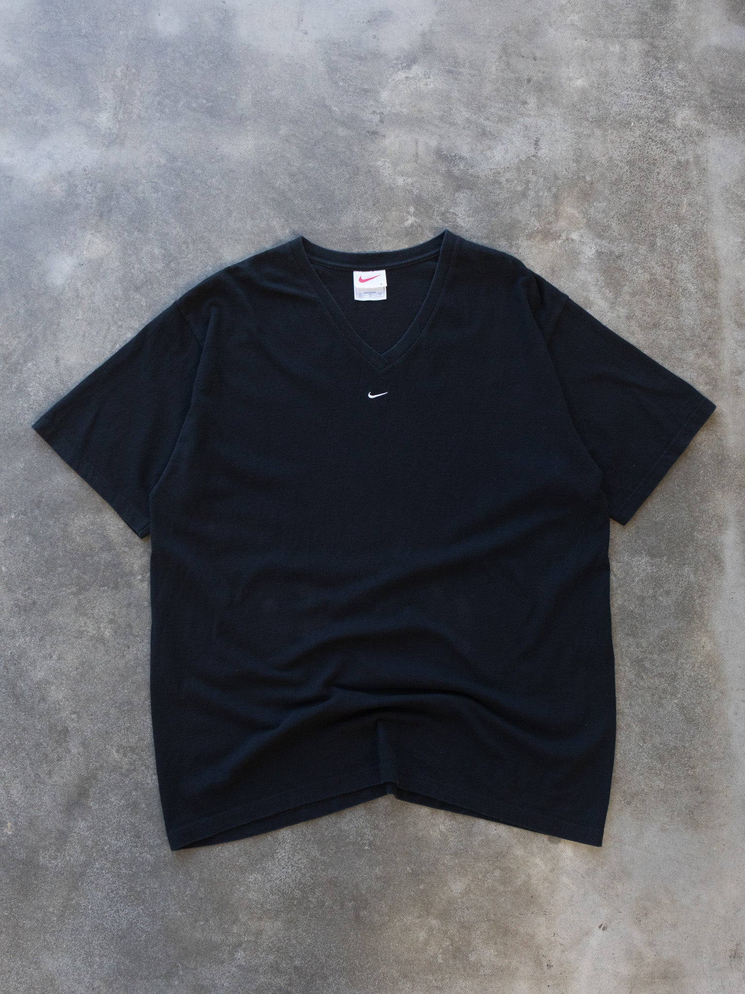 Vintage 90s Nike V-Neck Tee (L)