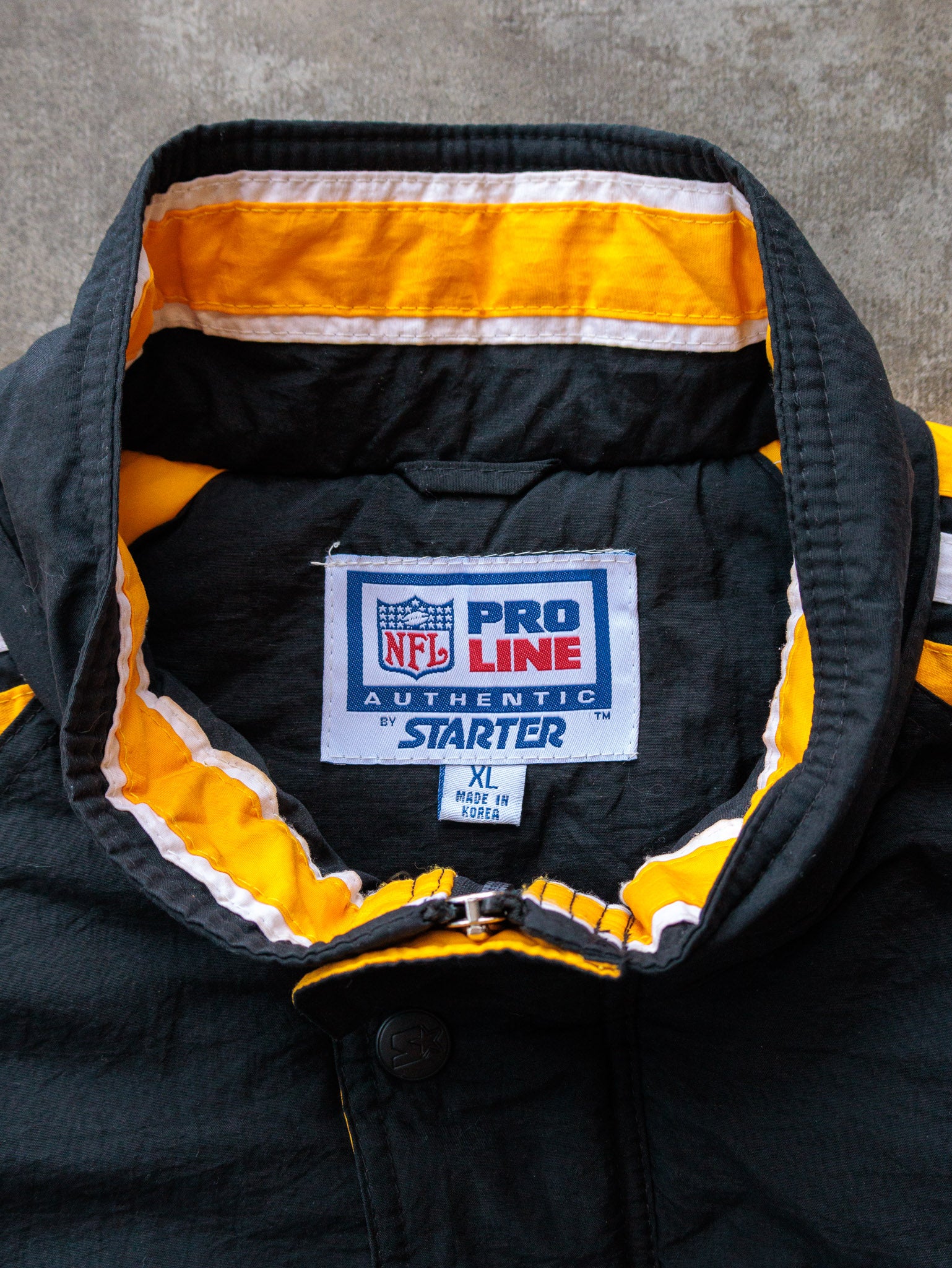 Vintage 90s Starter Pittsburgh Steelers Puffer Jacket (XL)