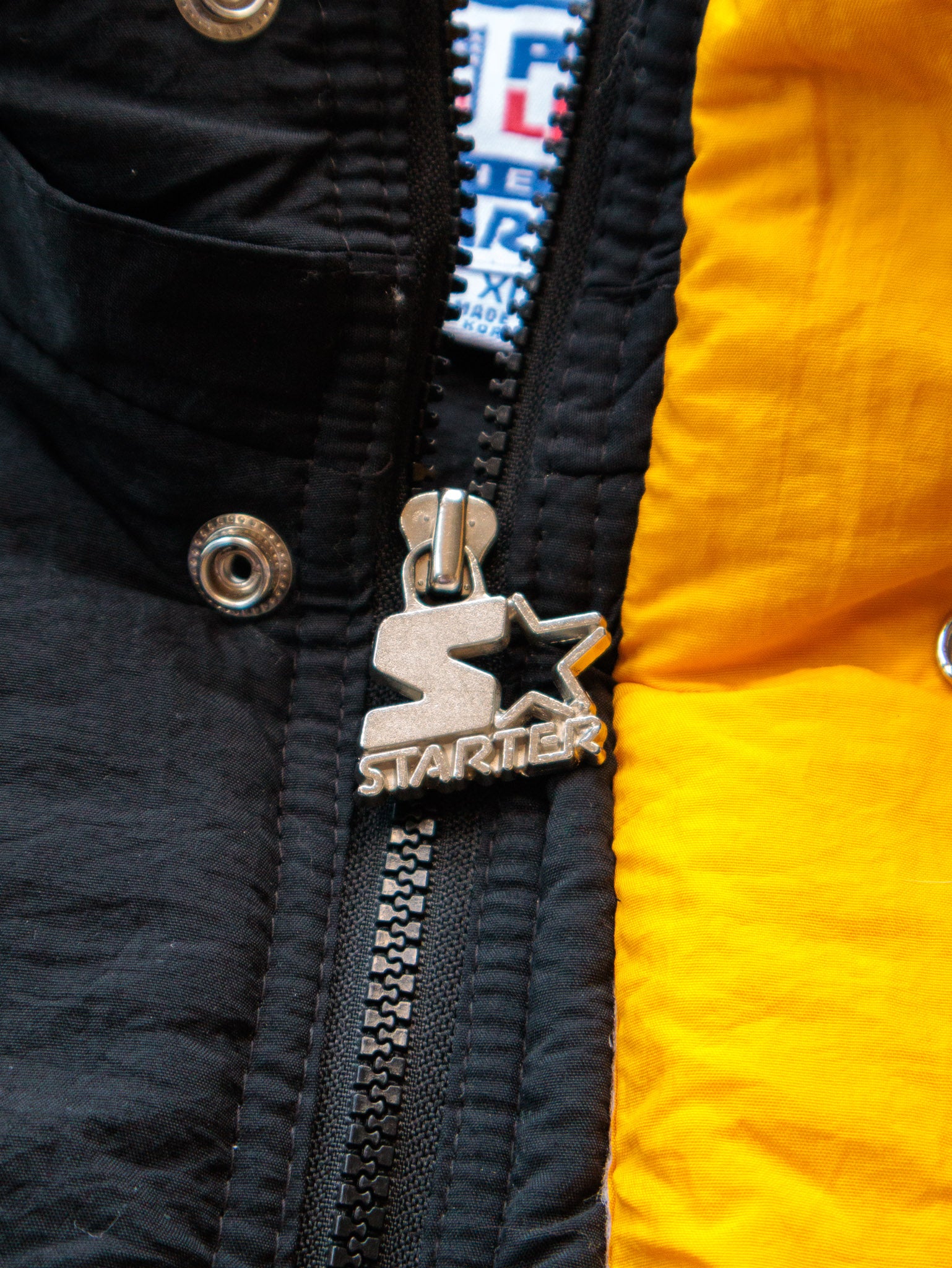 Vintage 90s Starter Pittsburgh Steelers Puffer Jacket (XL)