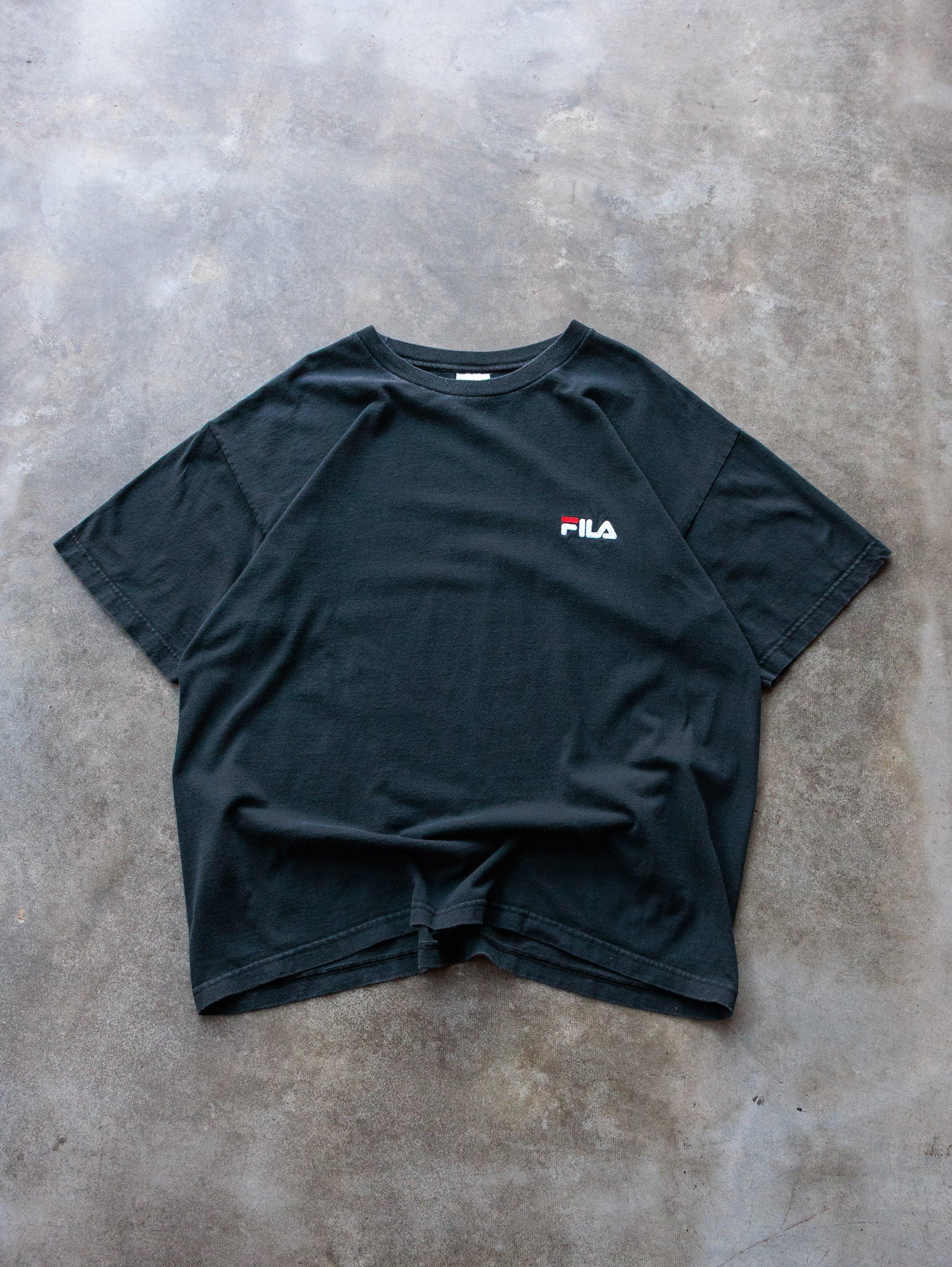 Vintage 90s Black Fila Embroidered Logo Tee (L)