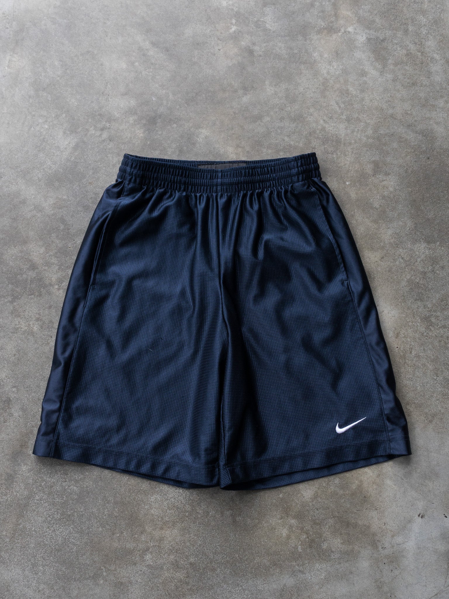 Vintage Navy Nike Basketball Shorts (M)