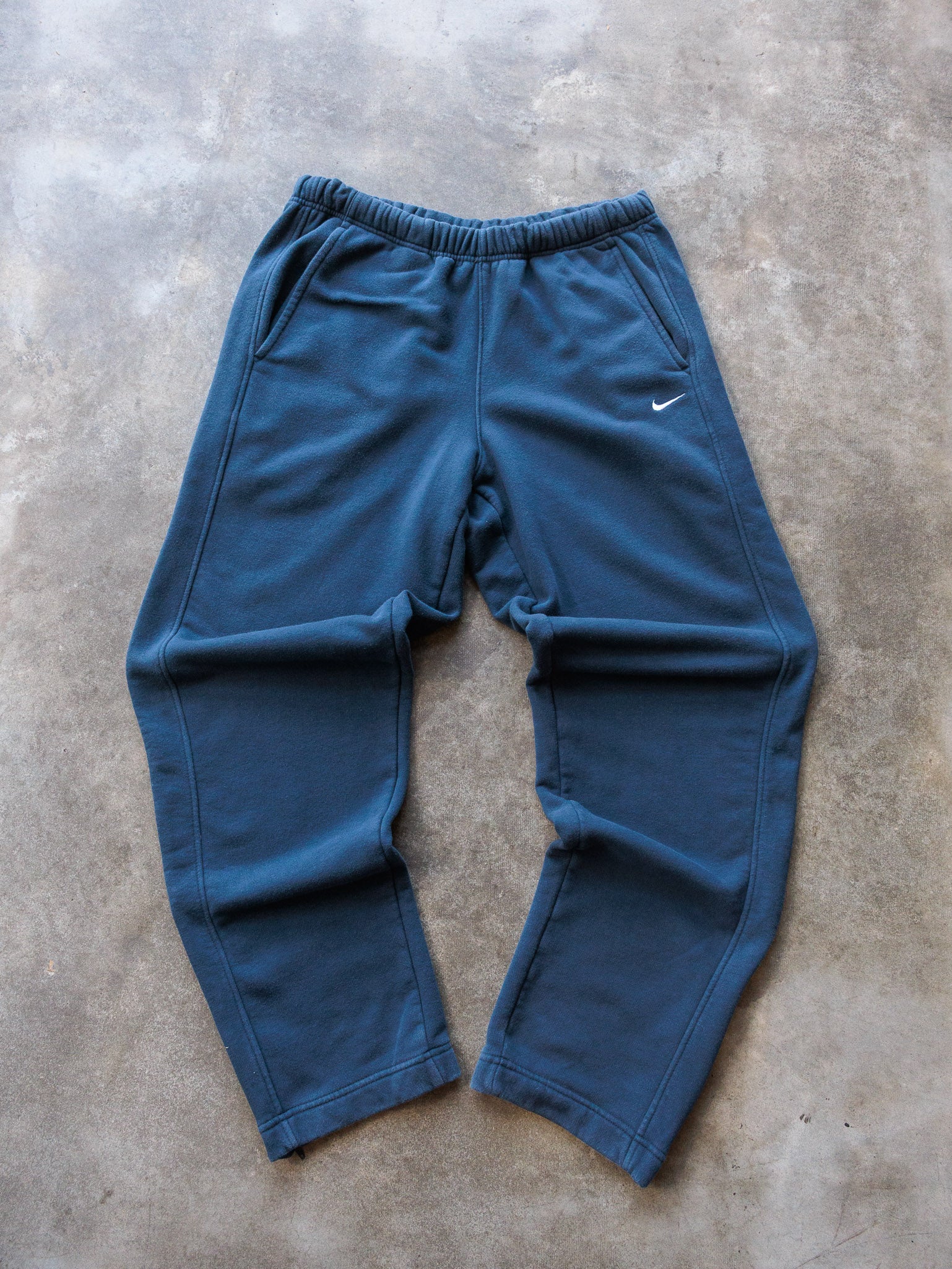 Vintage 00s Navy Nike Sweatpants (L)