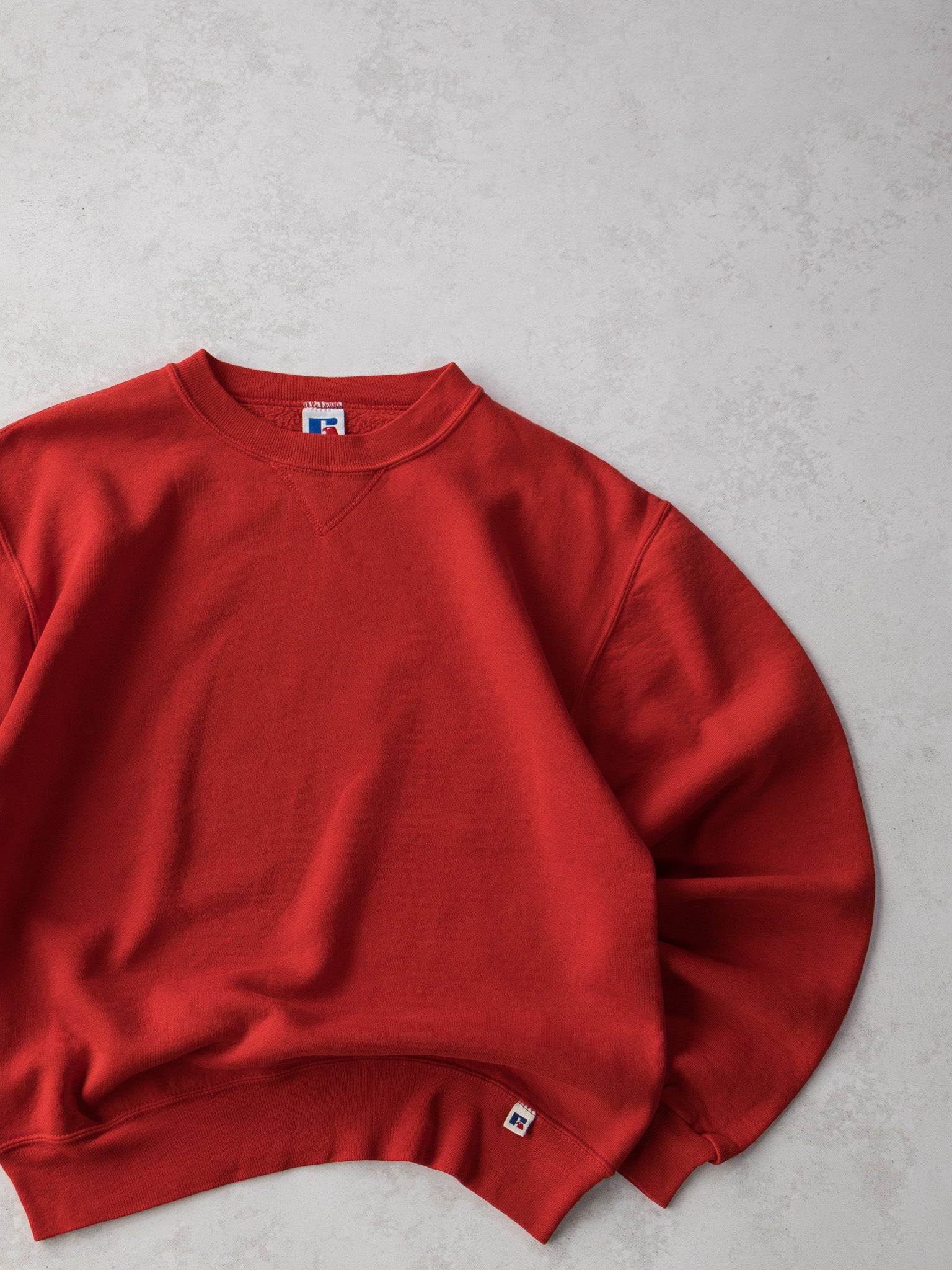 Vintage '90s Russell Blank Red Sweatshirt (M)