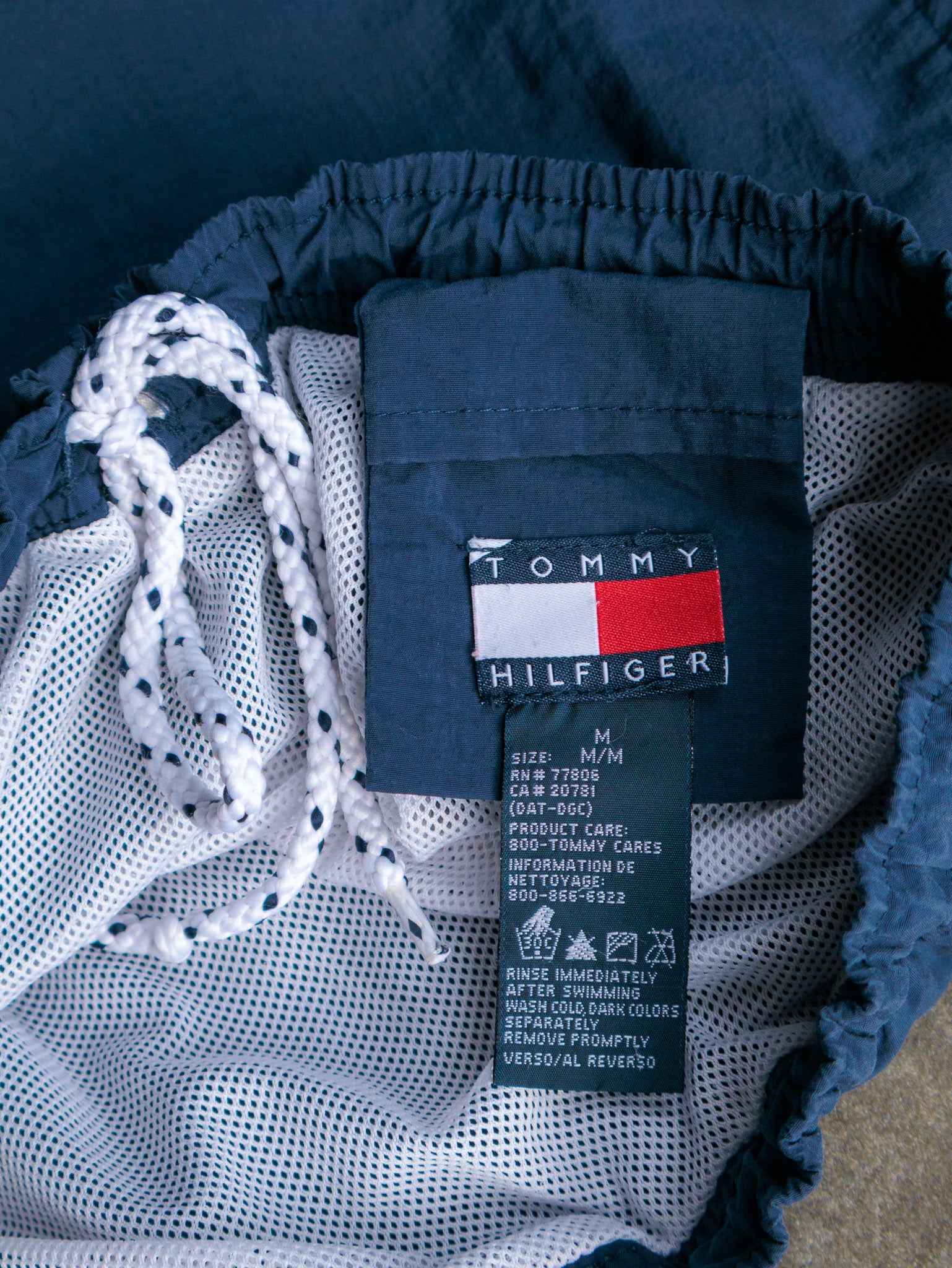 Vintage 90s Navy Tommy Hilfiger Swim Shorts (M)