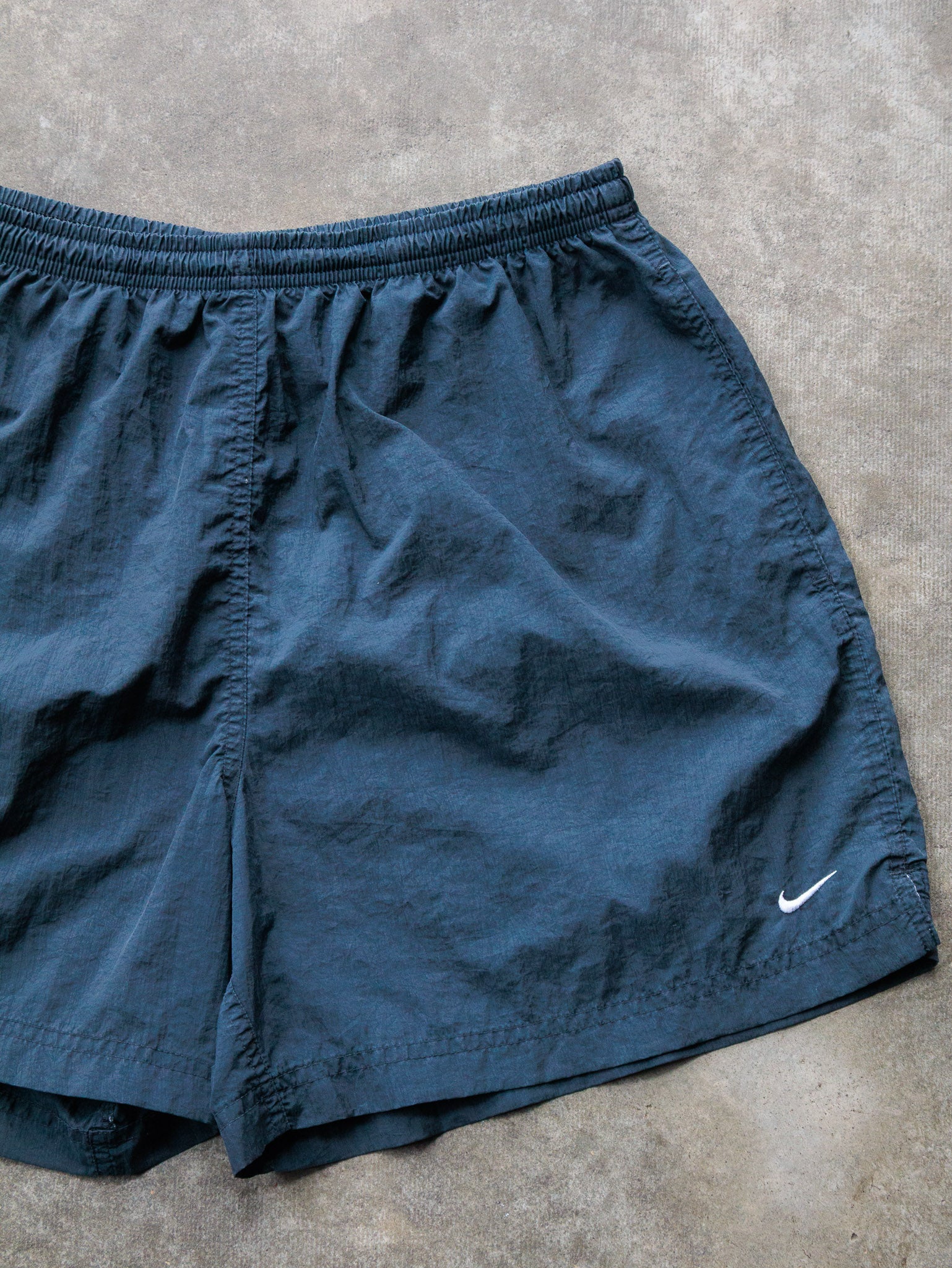 Vintage 00s Navy Nike Swim Shorts (12-14Y)
