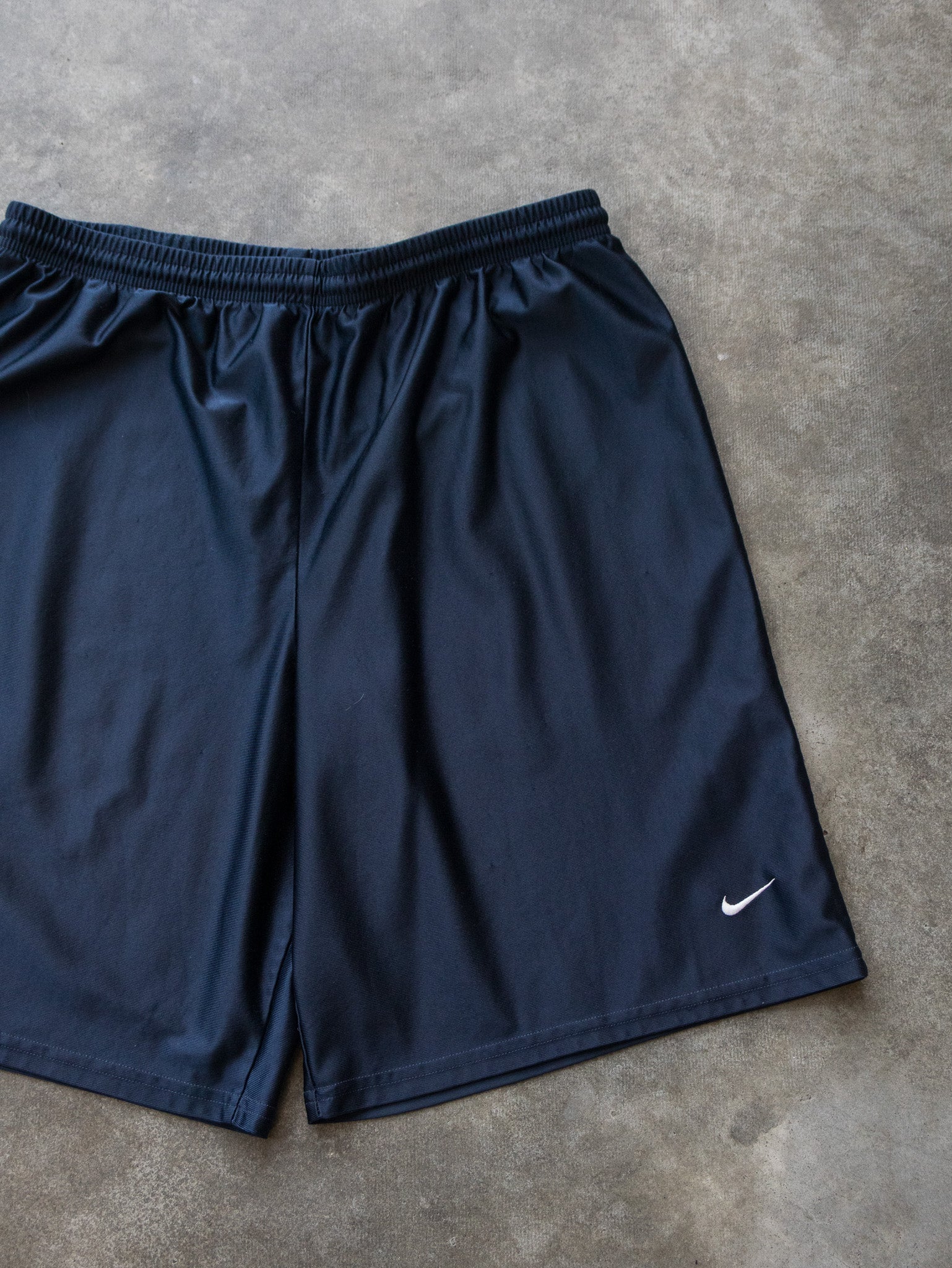 Vintage Navy Nike Basketball Shorts (L)
