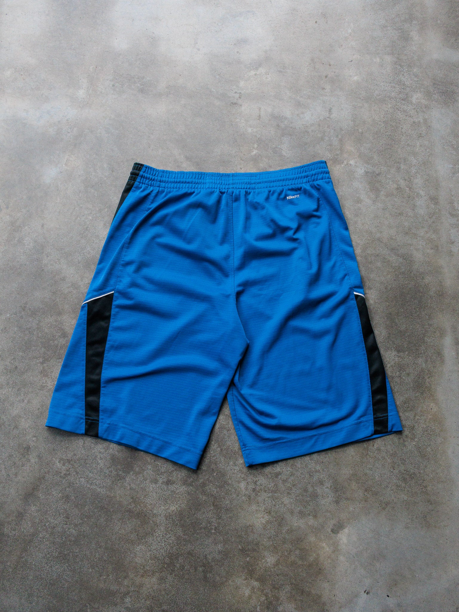 Vintage Blue & Black Nike Basketball Shorts (M)
