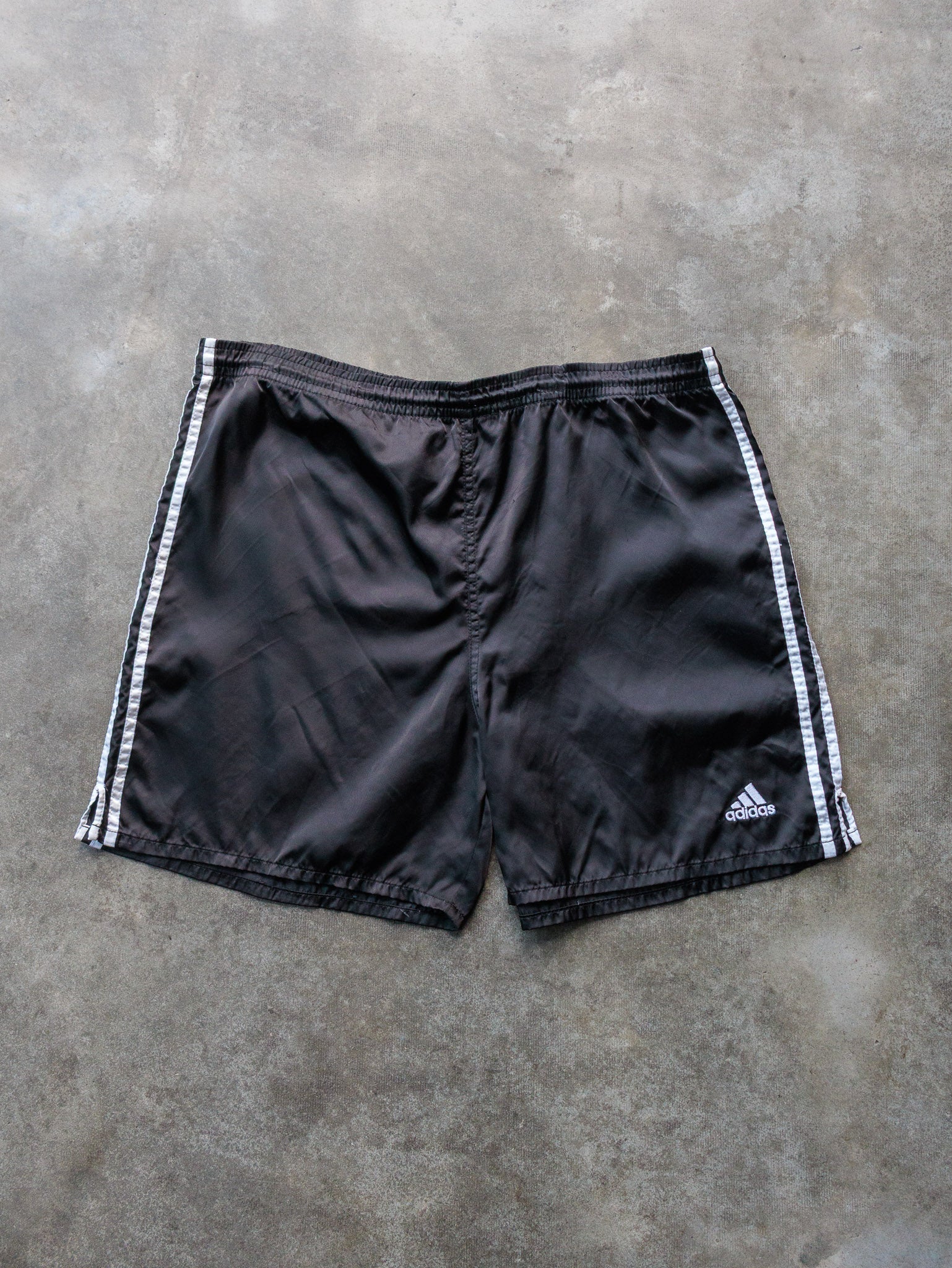 Vintage 00s Black Adidas Shorts (M)