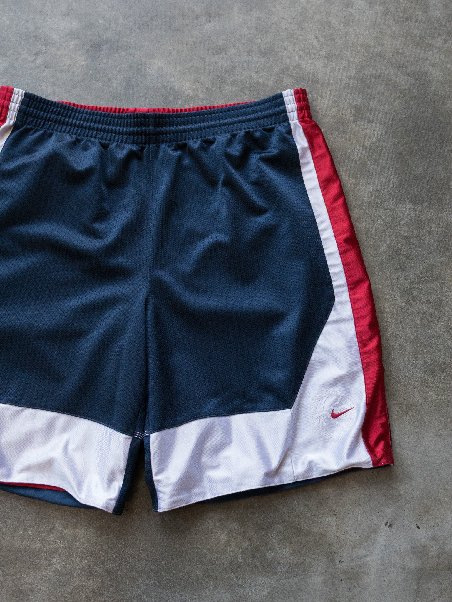 Vintage Reversible Nike Basketball Shorts (XL)