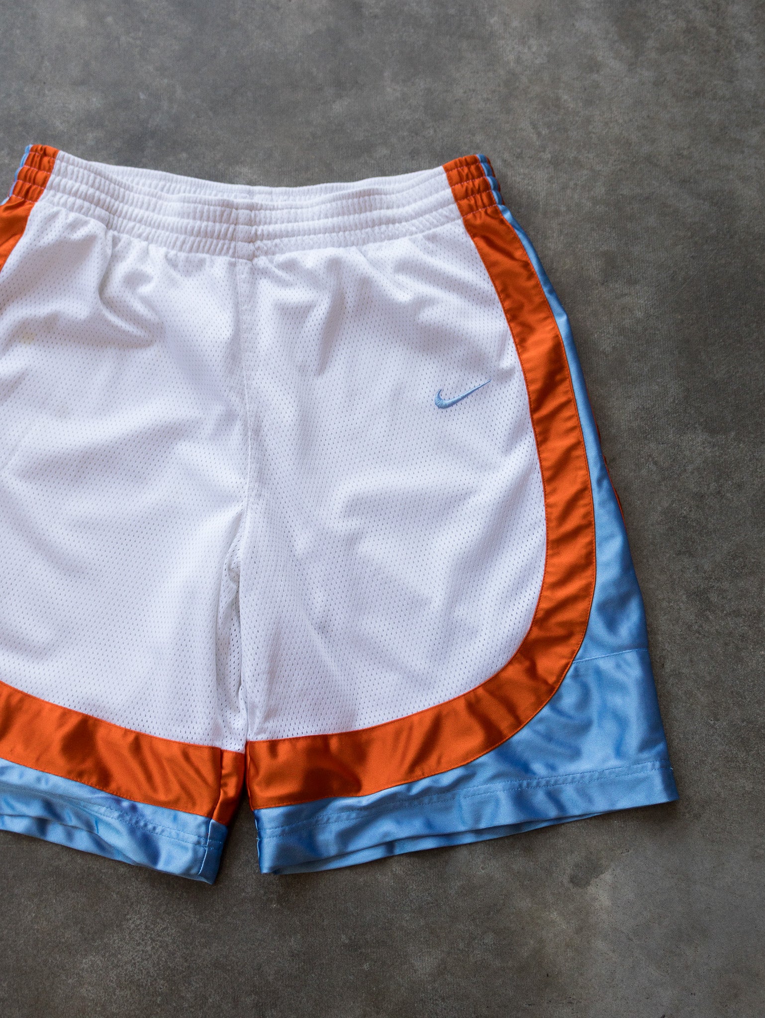 Vintage White Nike Basketball Shorts (L)