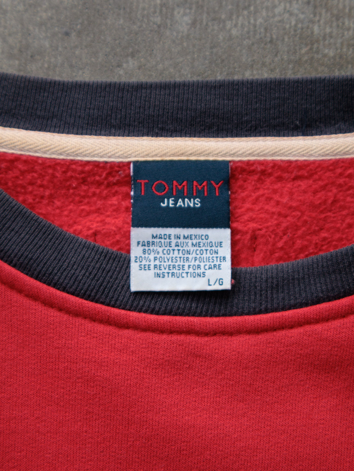 Vintage Red Tommy Jeans Sweatshirt (L)