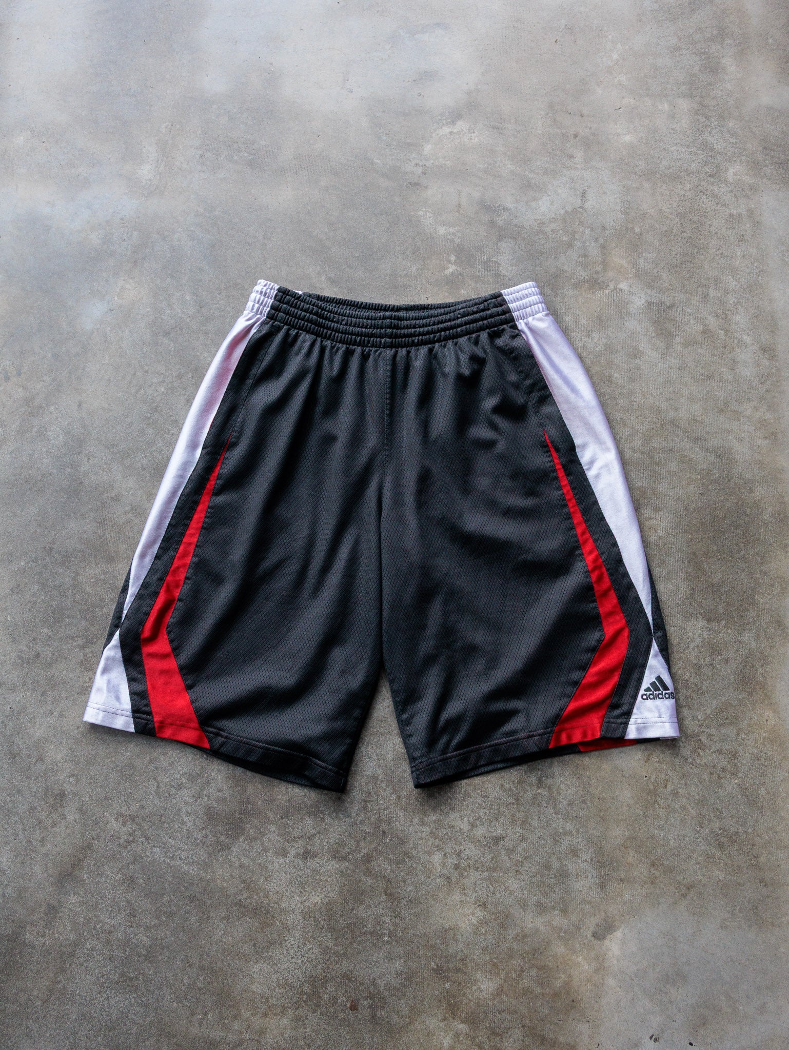 Vintage 00s Black & Red Adidas Shorts (M)